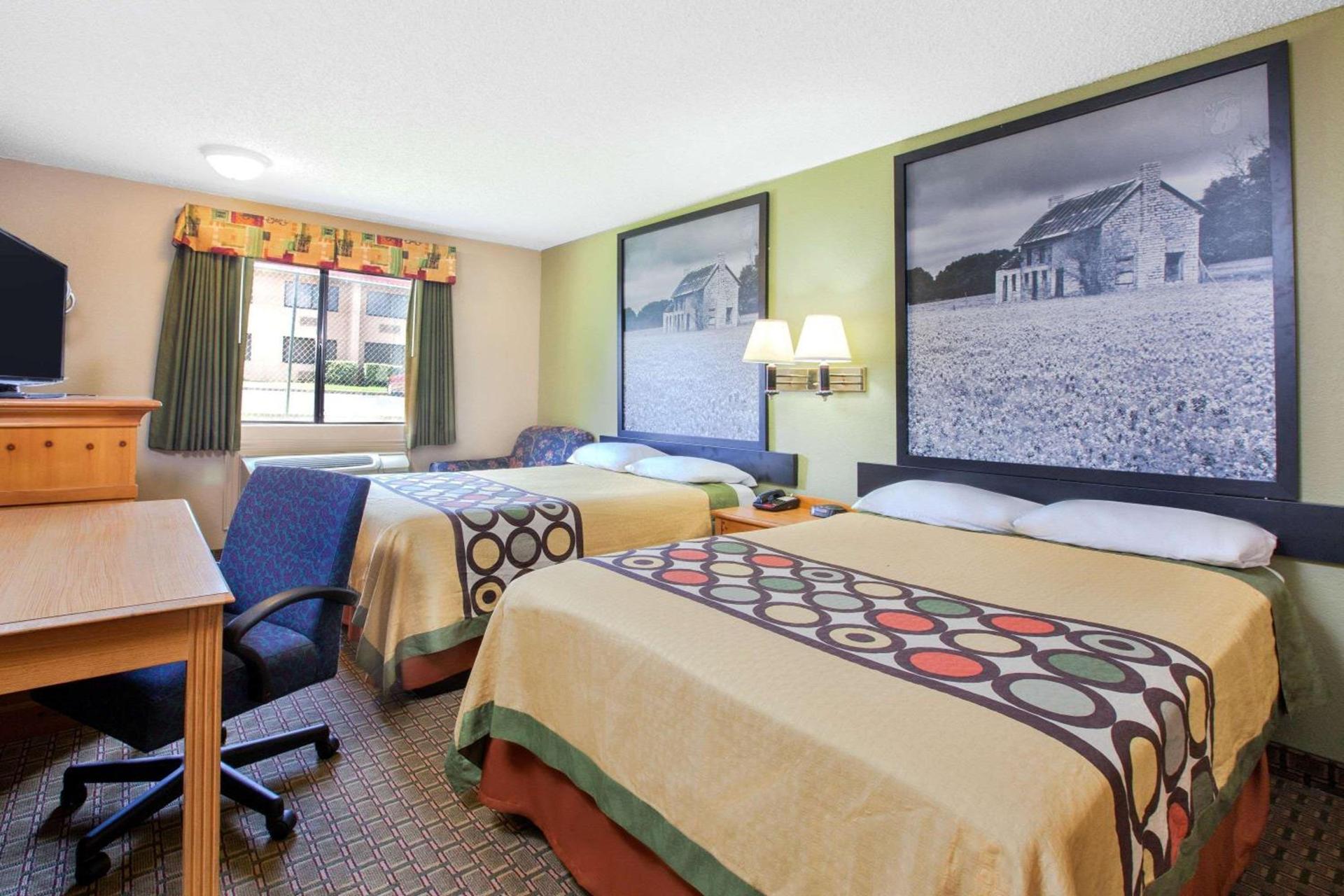 Super 8 by Wyndham Sherman photo 18