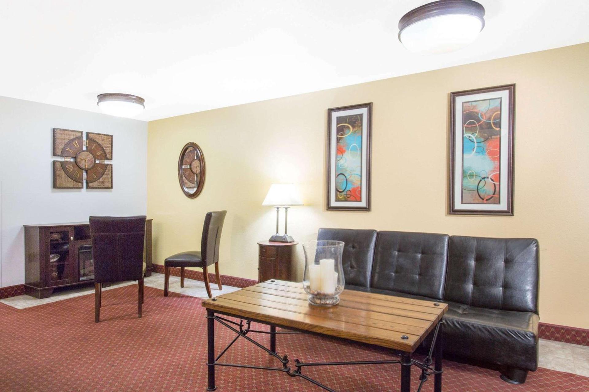 Super 8 by Wyndham Elko photo 3