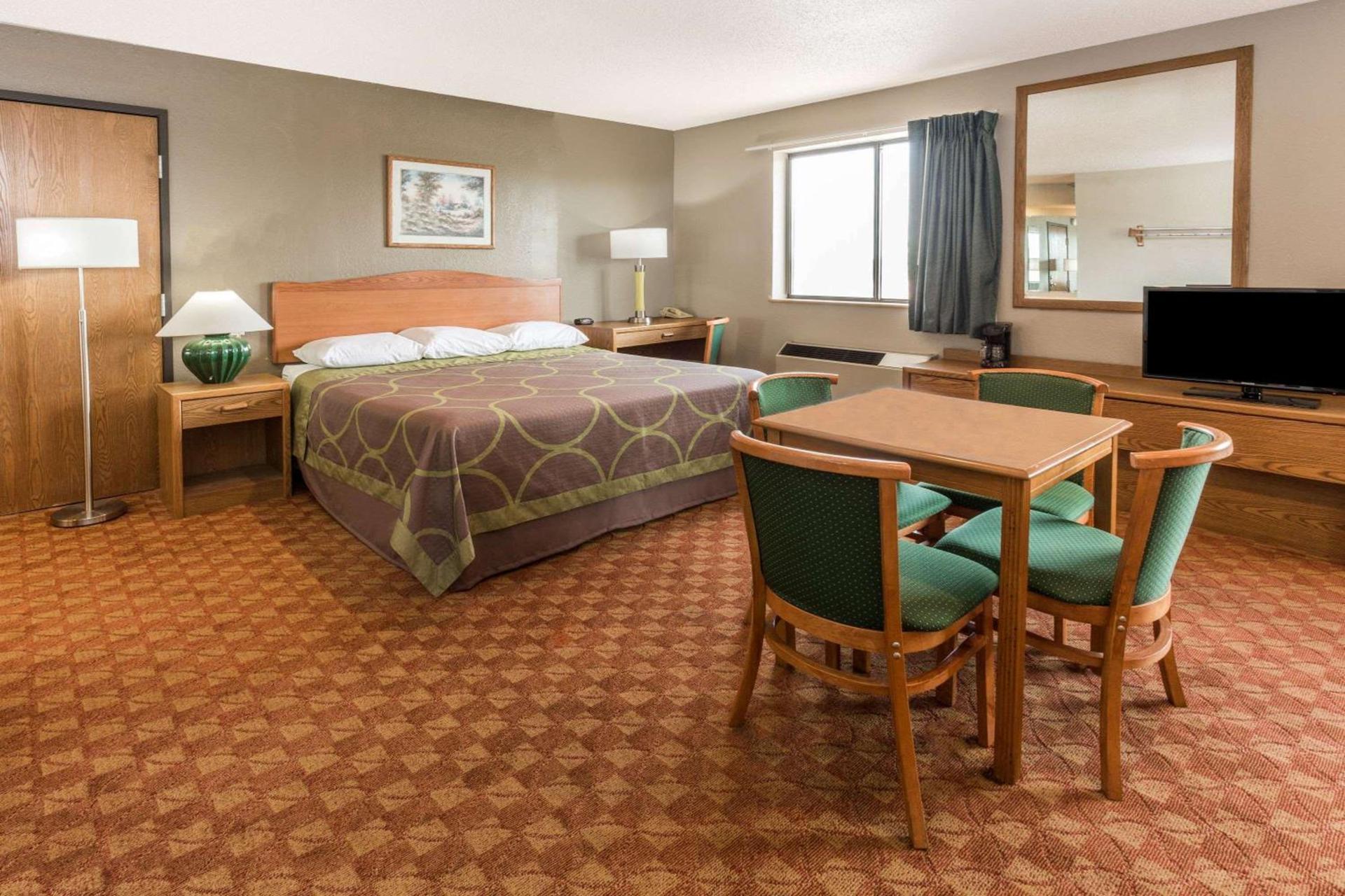 Super 8 by Wyndham St. Charles photo 14