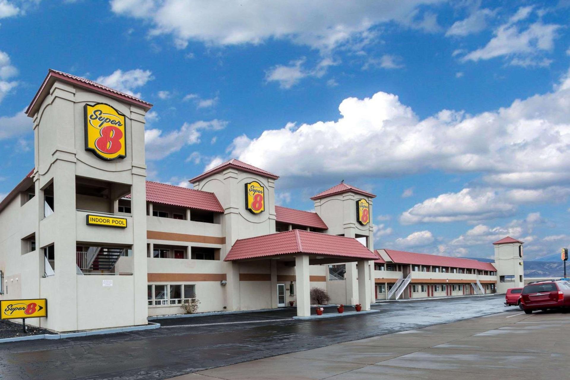 Super 8 by Wyndham Fernley photo 1