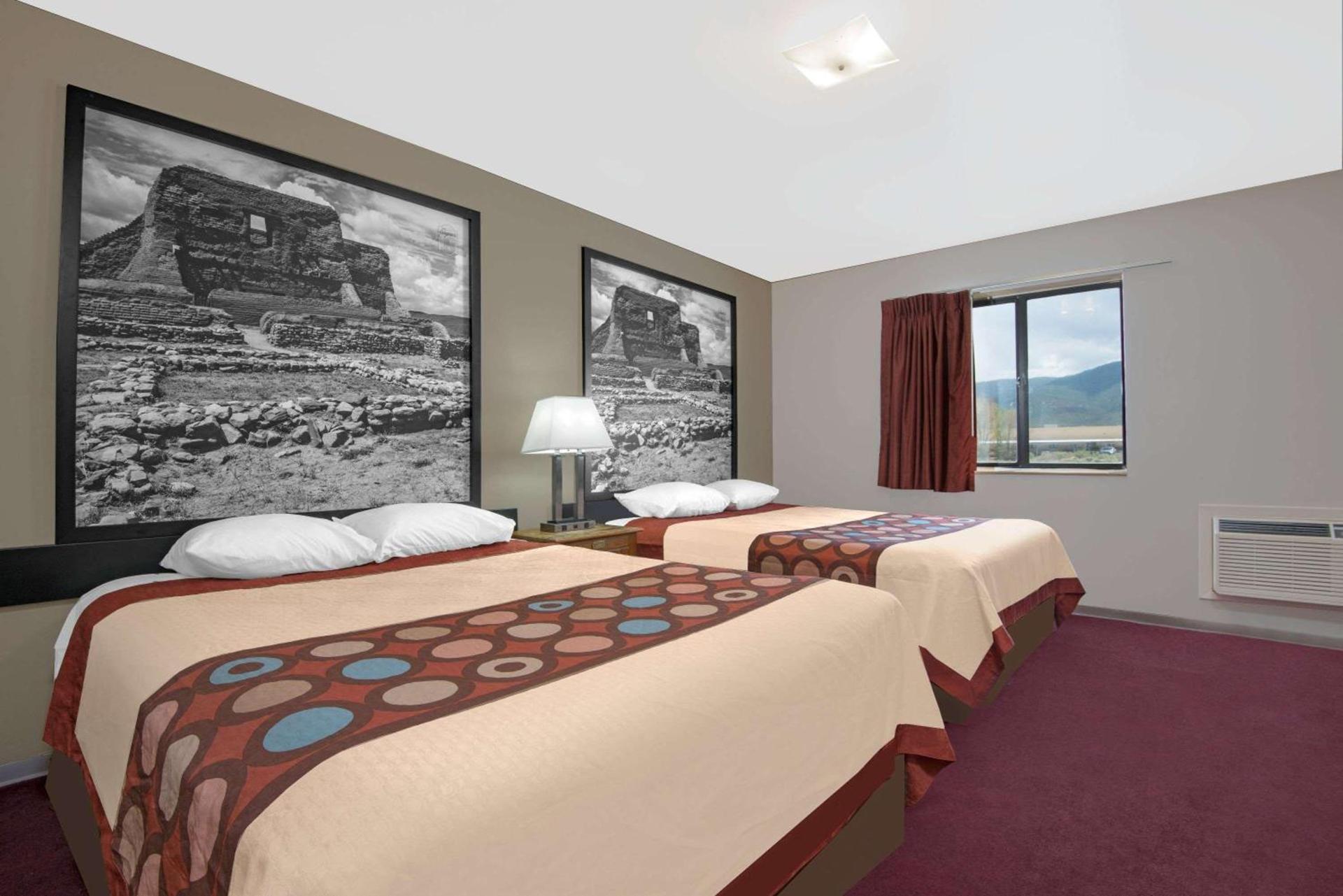 Super 8 by Wyndham Taos photo 6