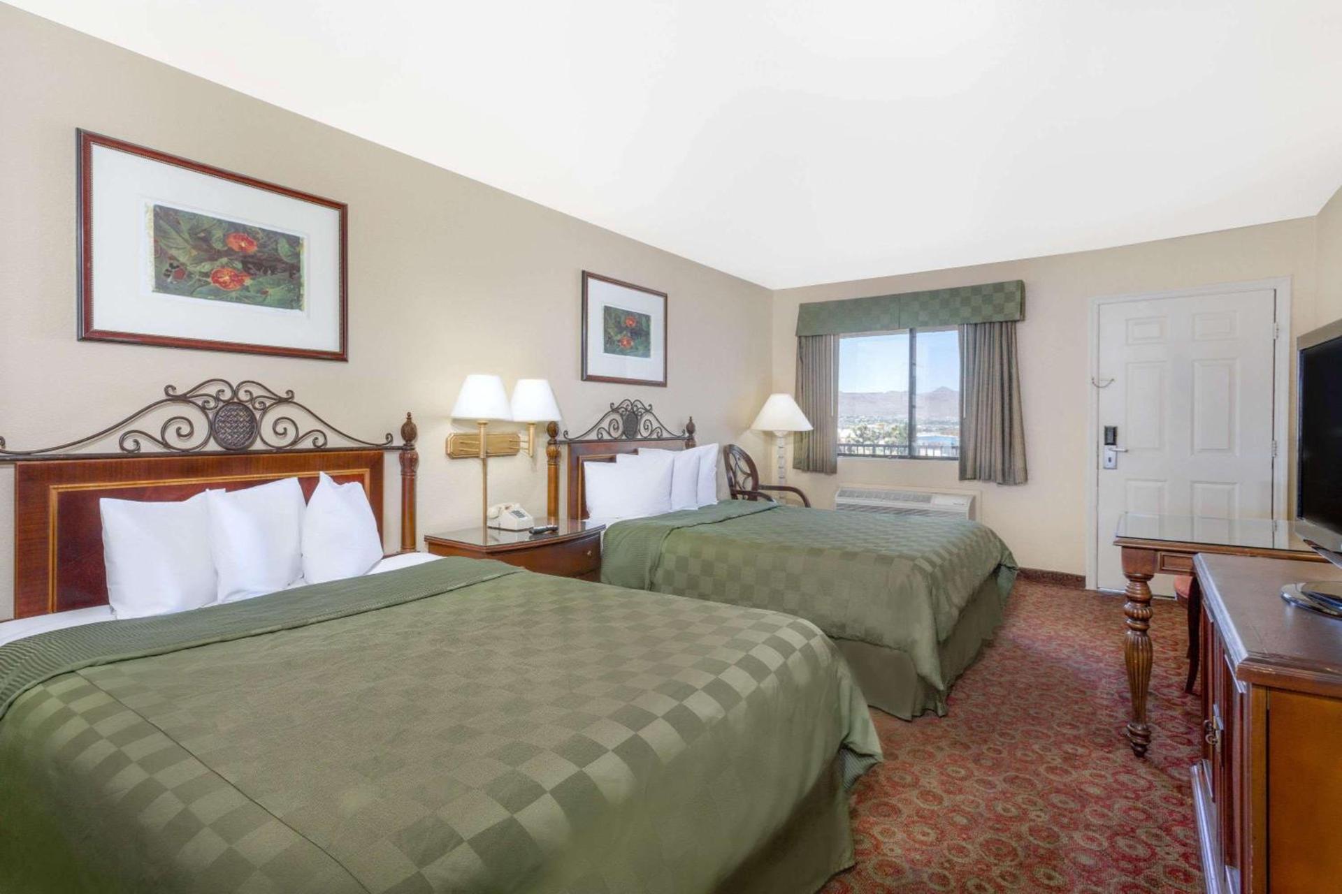 Days Inn by Wyndham Kingman East photo 4