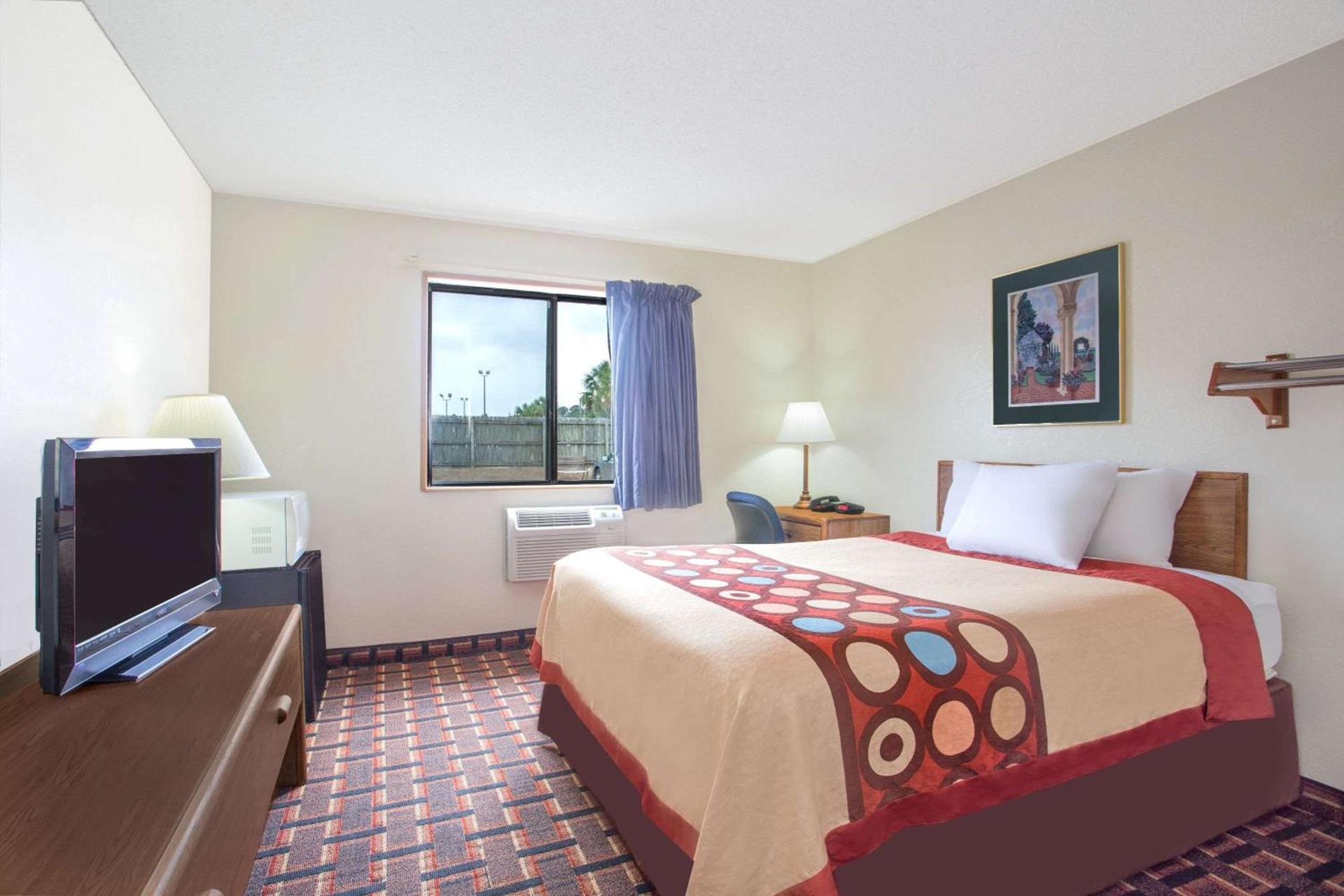 Super 8 by Wyndham Douglas photo 4