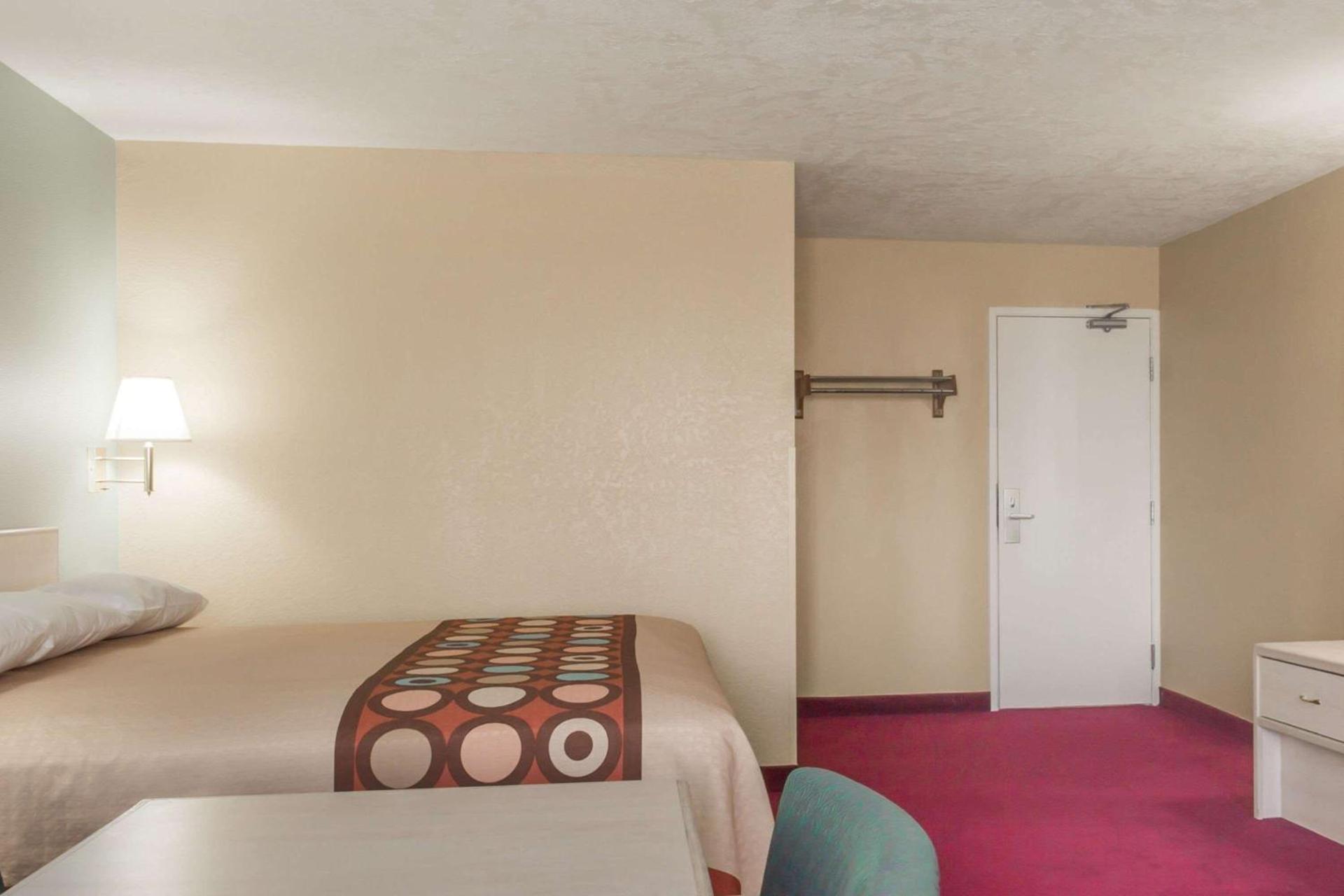 Super 8 by Wyndham Nephi photo 6