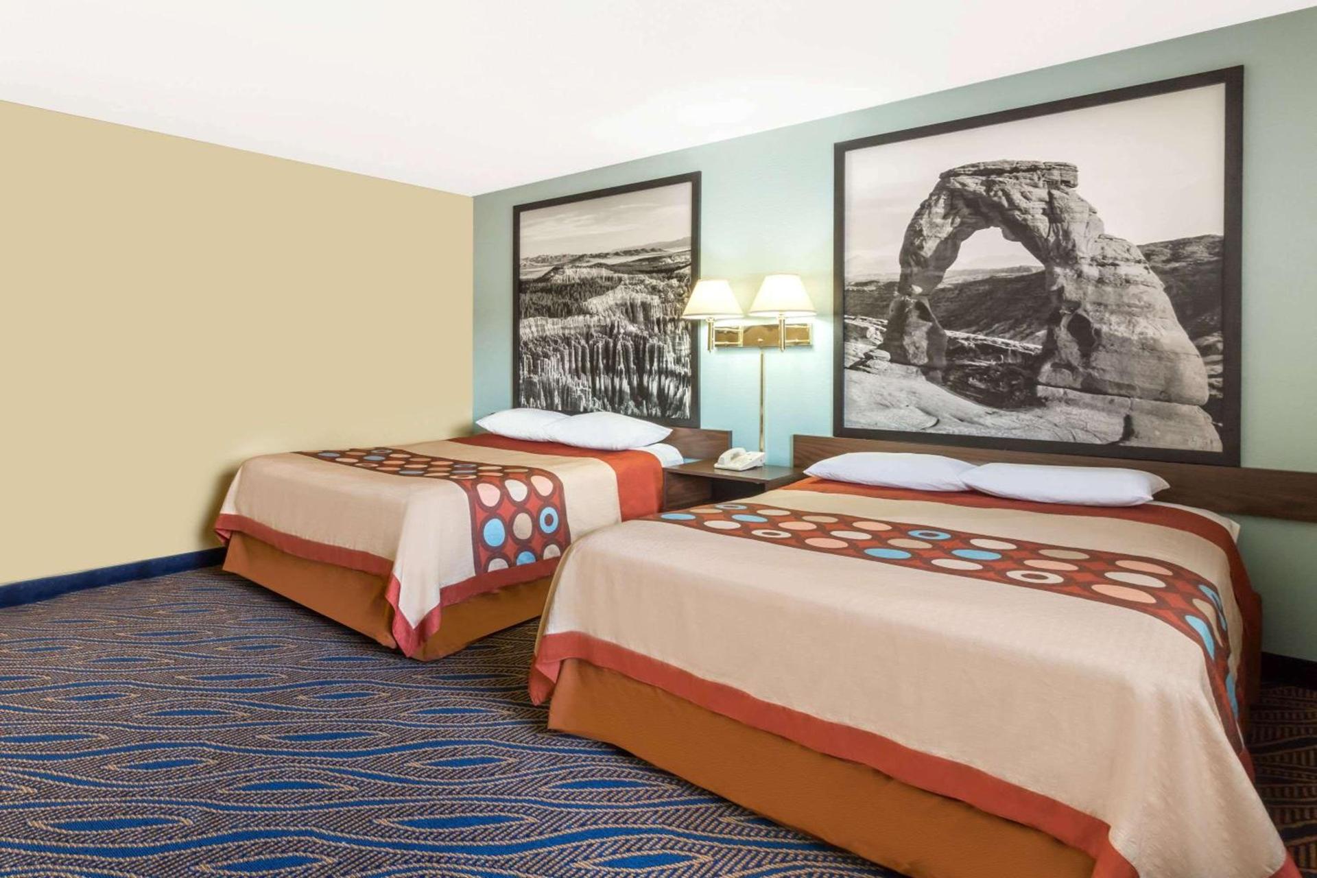 Super 8 by Wyndham Cedar City photo 14