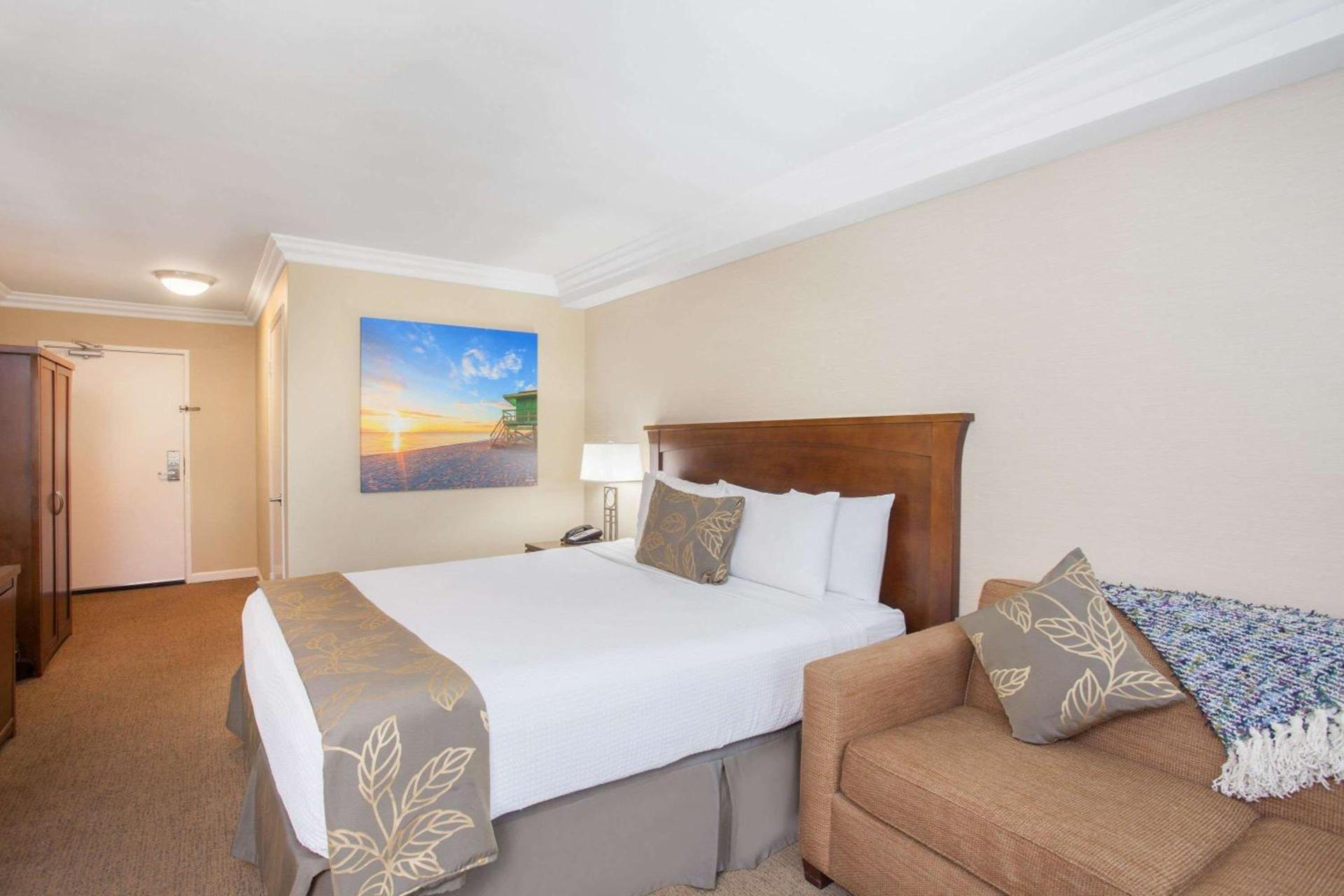Days Inn by Wyndham San Diego Hotel Circle photo 24