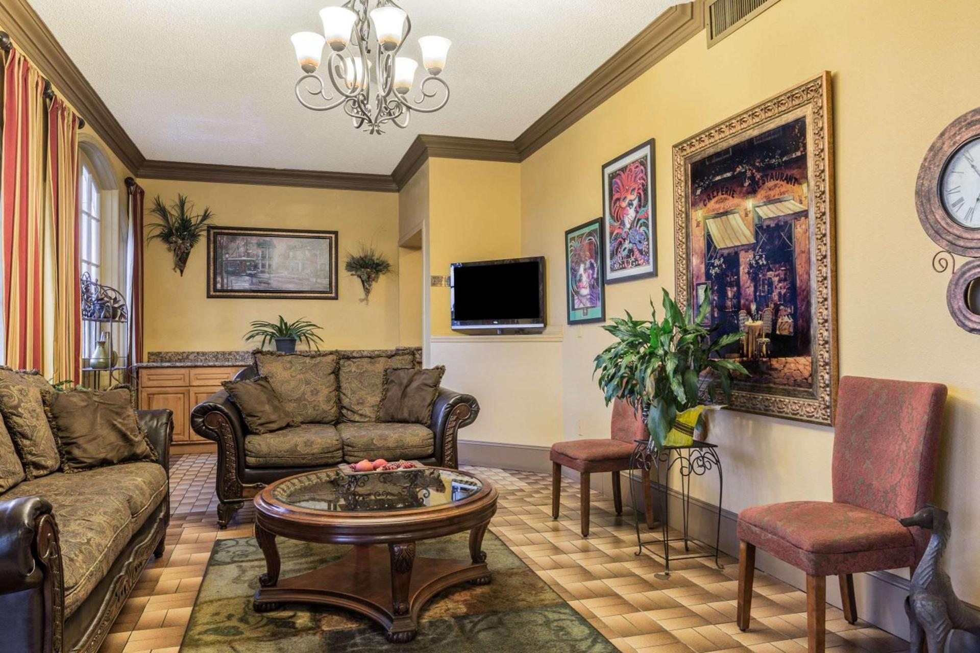 Super 8 by Wyndham New Orleans photo 6