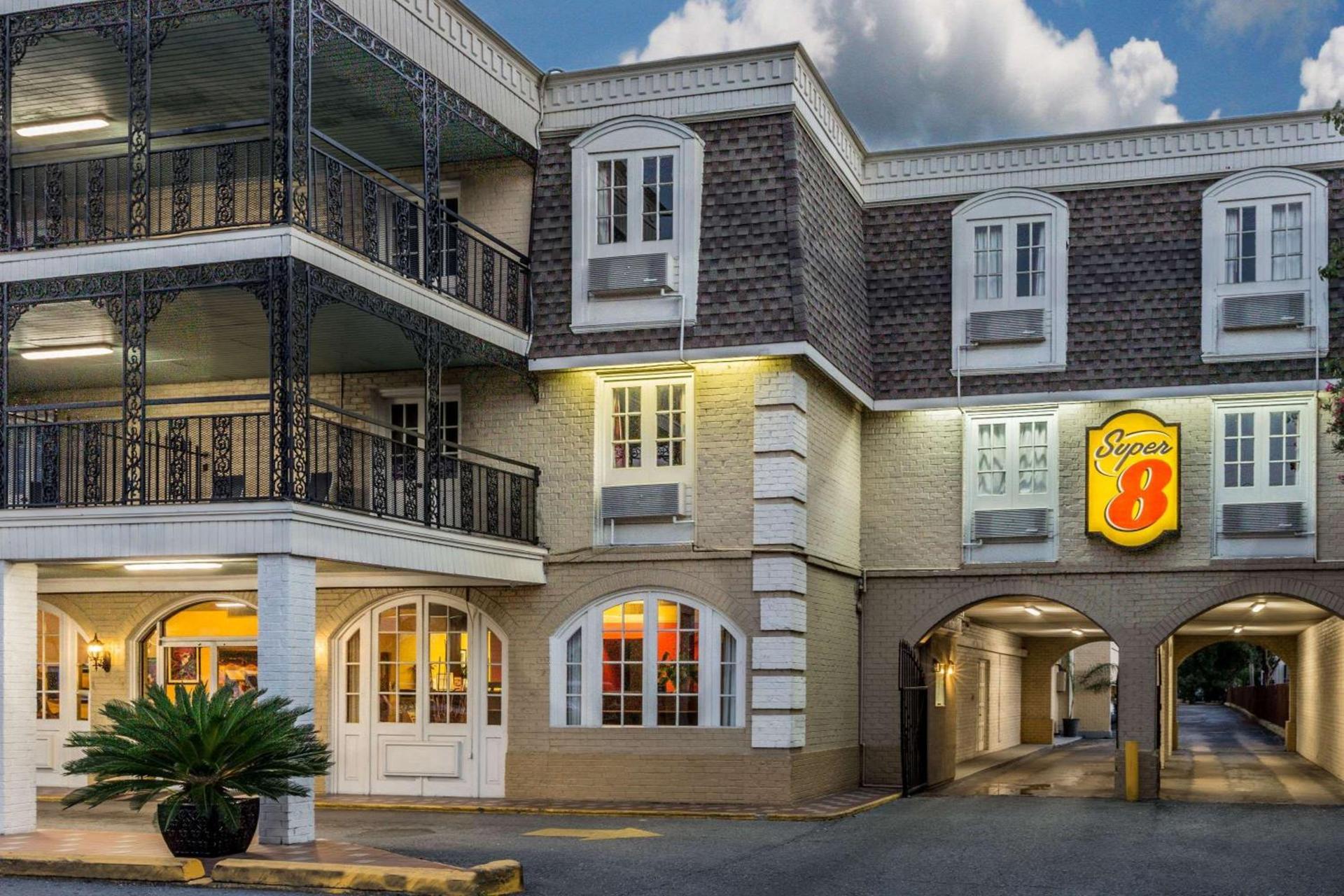 Super 8 by Wyndham New Orleans photo 4
