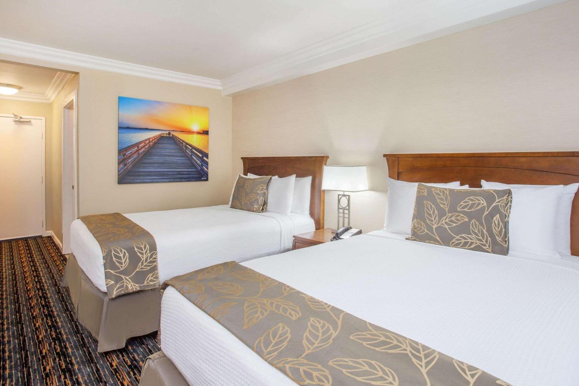 Days Inn by Wyndham San Diego Hotel Circle photo 11