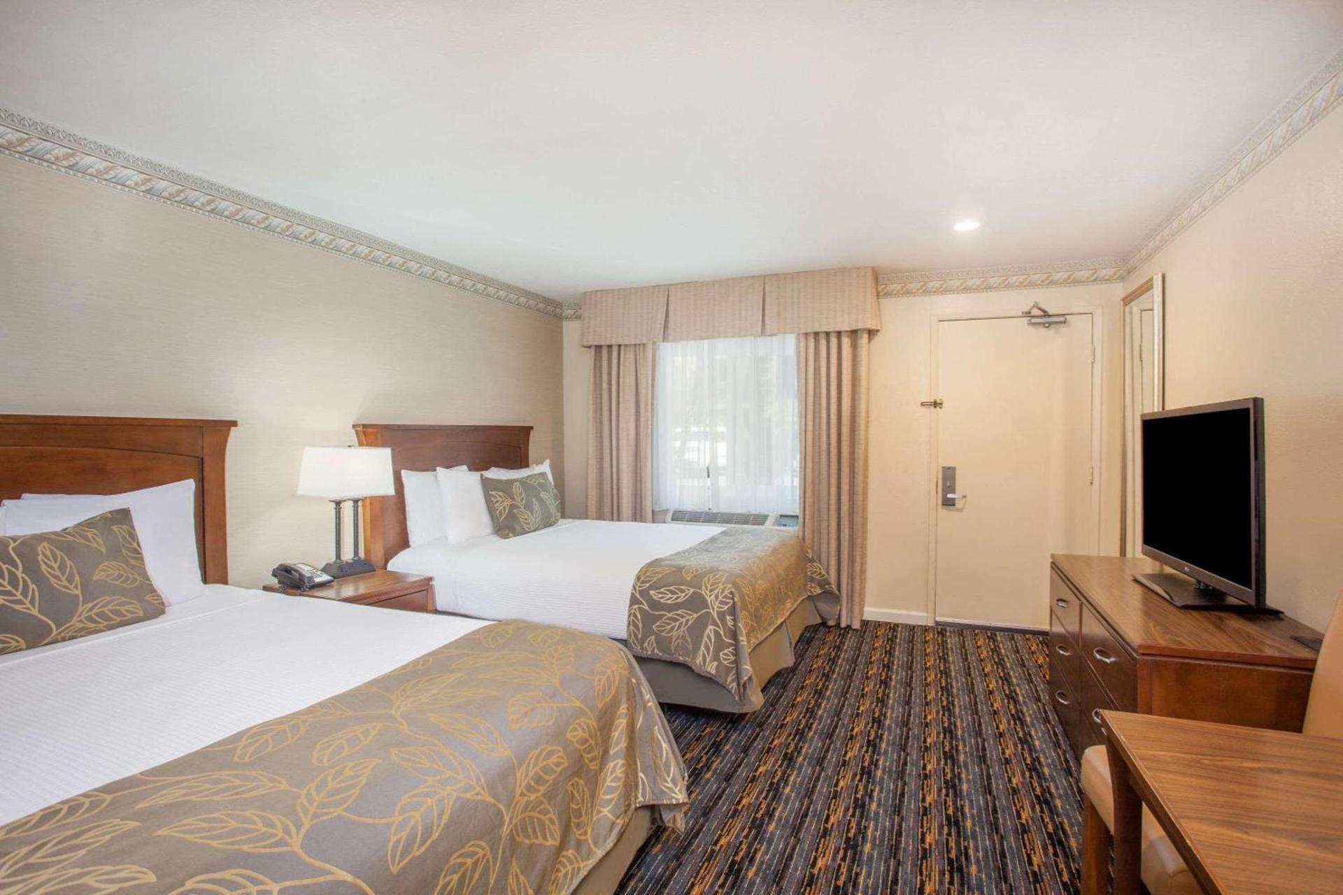 Days Inn by Wyndham San Diego Hotel Circle photo 21