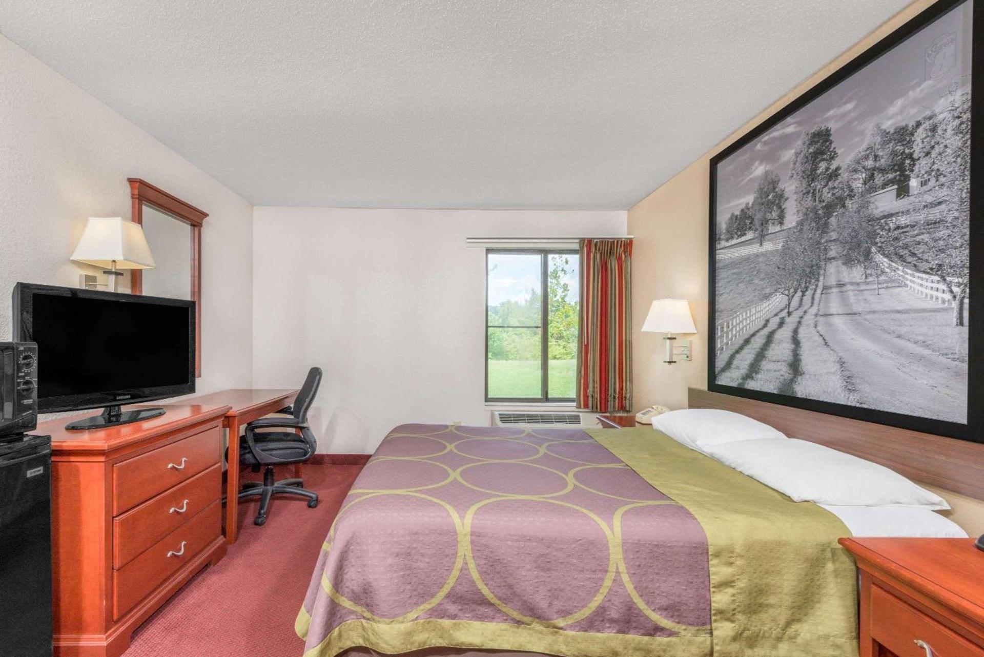 Super 8 by Wyndham Vincennes photo 14