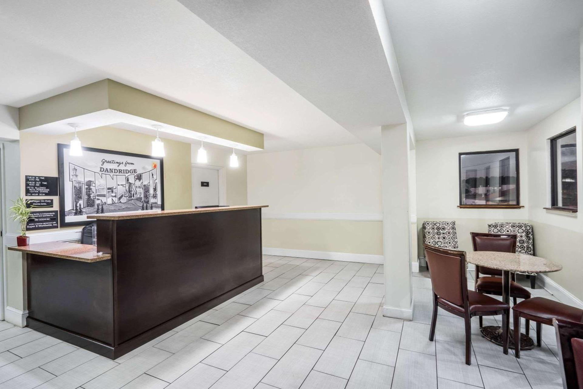 Super 8 by Wyndham Dandridge photo 3