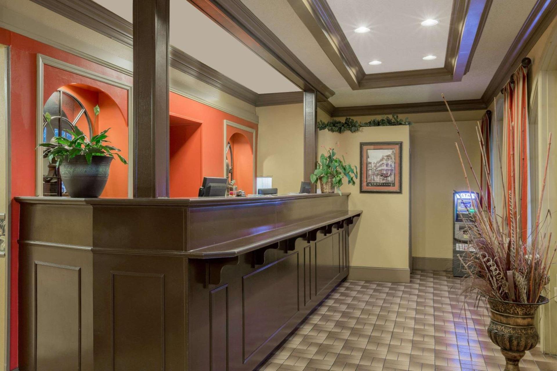 Super 8 by Wyndham New Orleans photo 7
