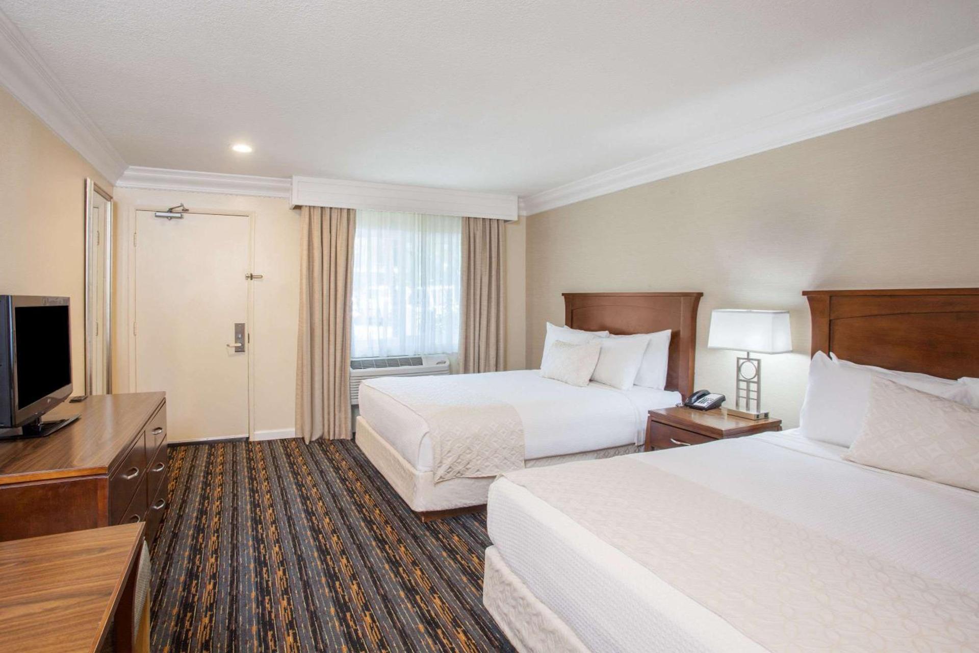 Days Inn by Wyndham San Diego Hotel Circle photo 16