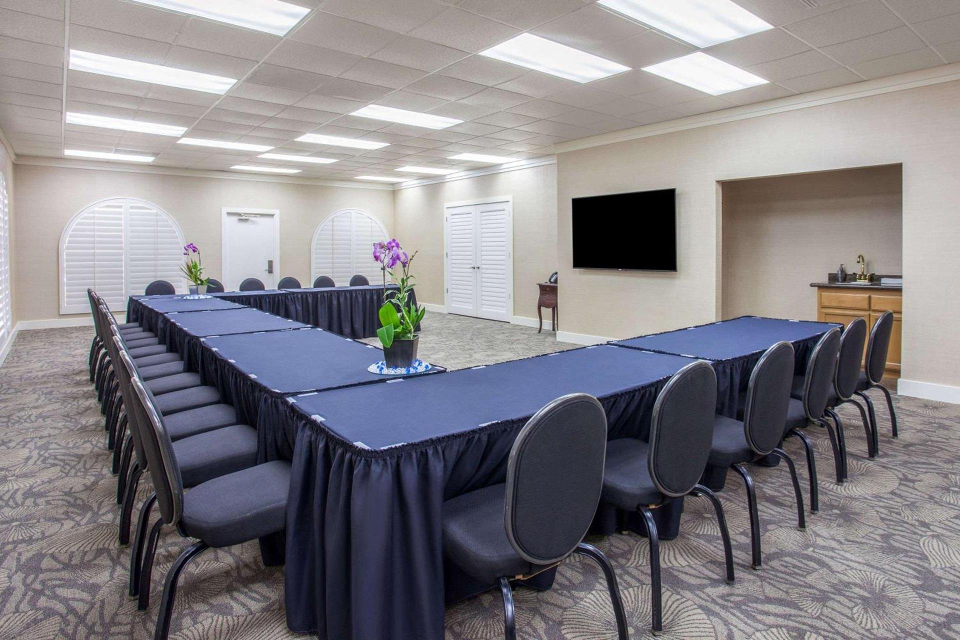 Days Inn by Wyndham San Diego Hotel Circle photo 26