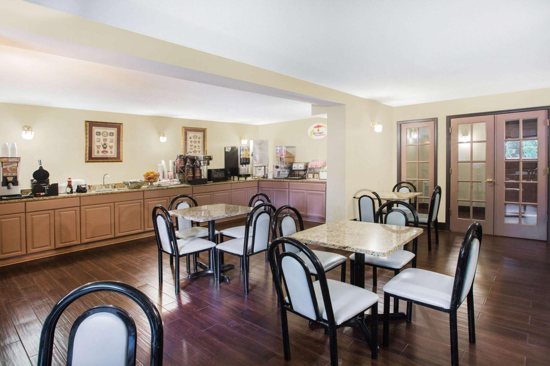 Super 8 by Wyndham Oxford MS University Area photo 16