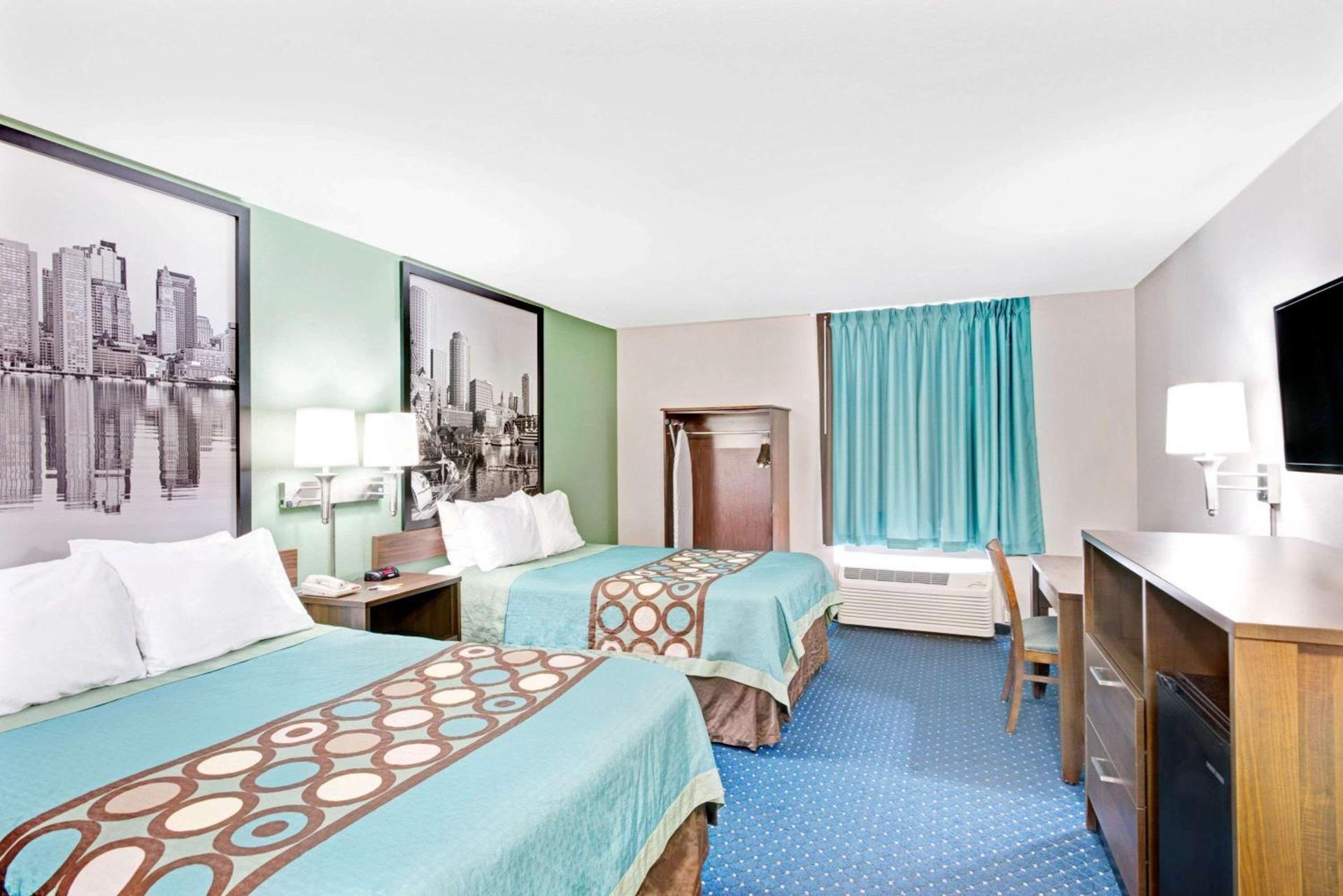 Super 8 by Wyndham Brockton photo 13