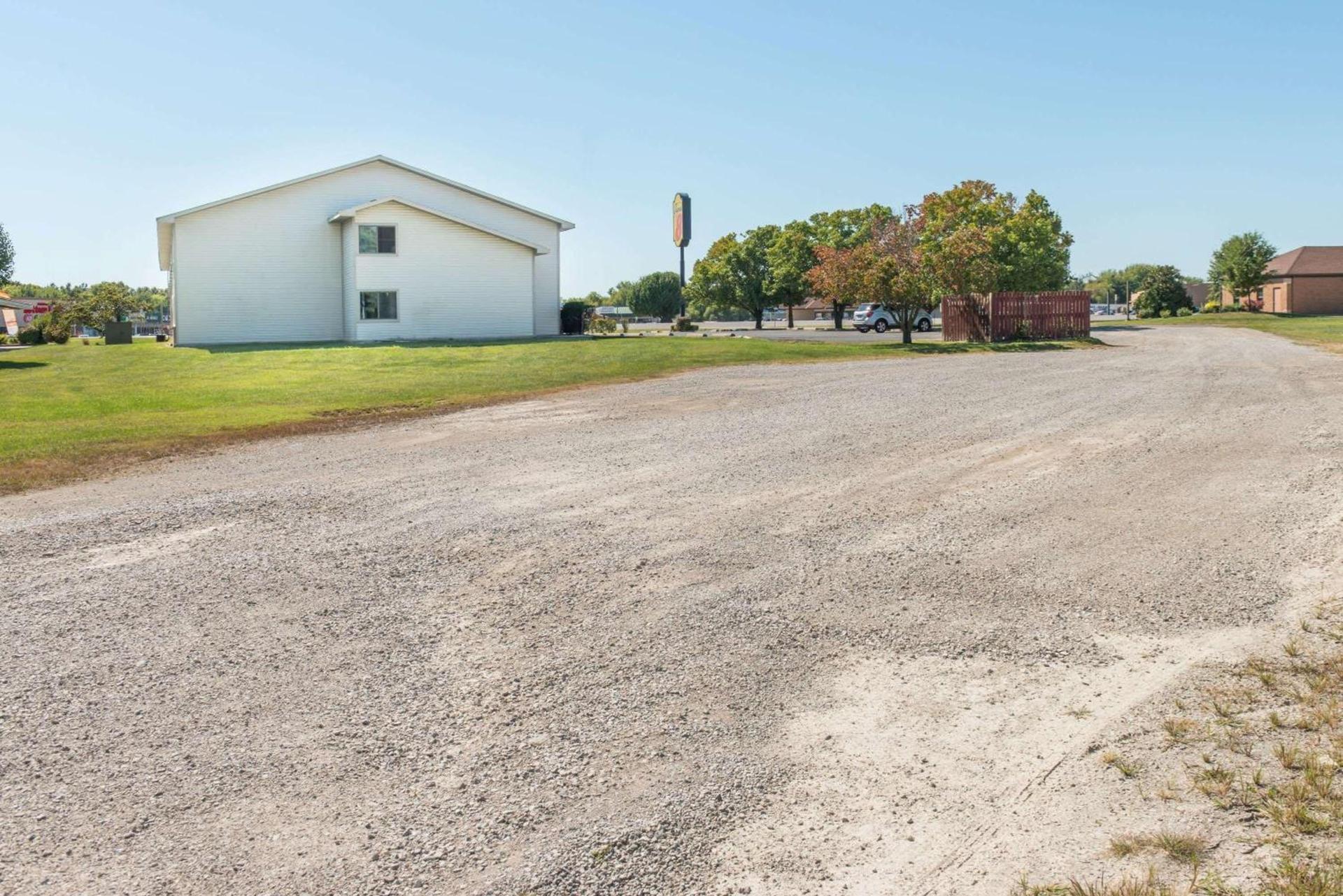 Super 8 by Wyndham Du Quoin photo 15