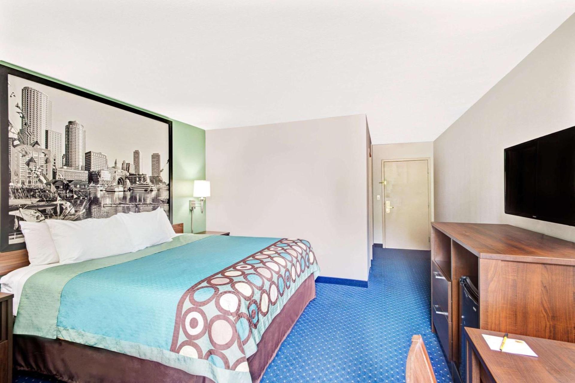 Super 8 by Wyndham Brockton photo 14