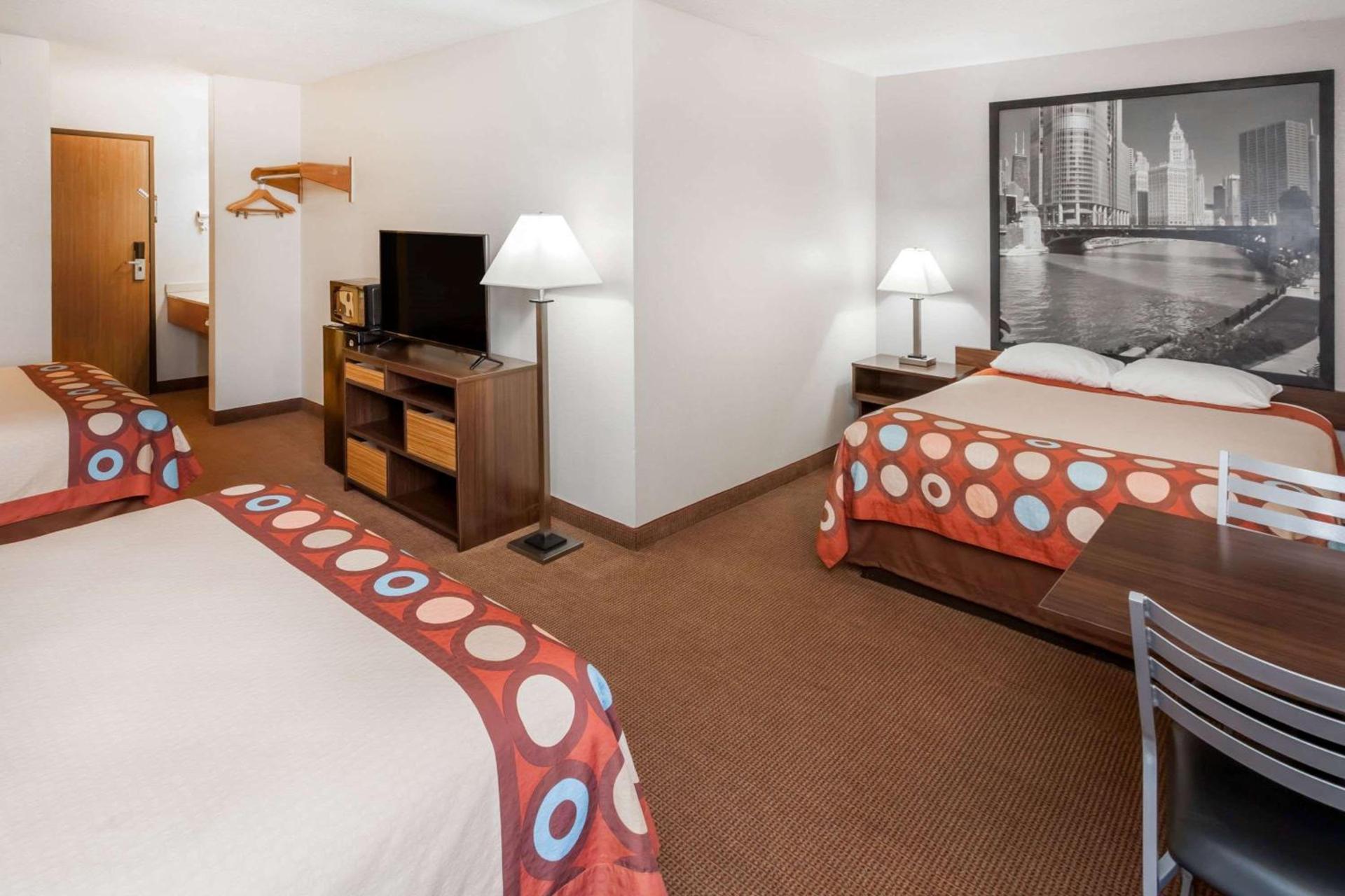 Super 8 by Wyndham Pekin/Peoria Area photo 15