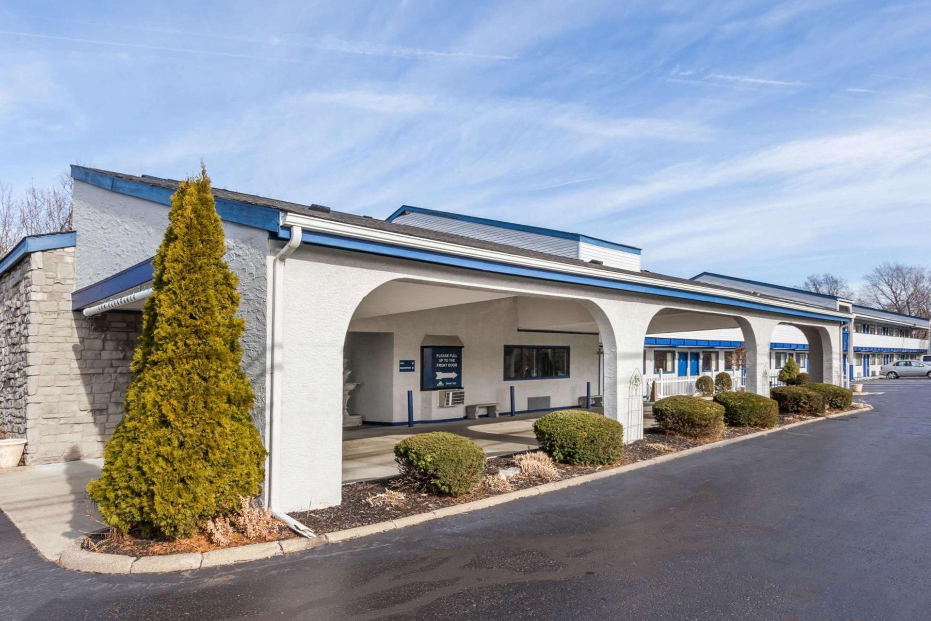Days Inn by Wyndham Kent - Akron photo 1