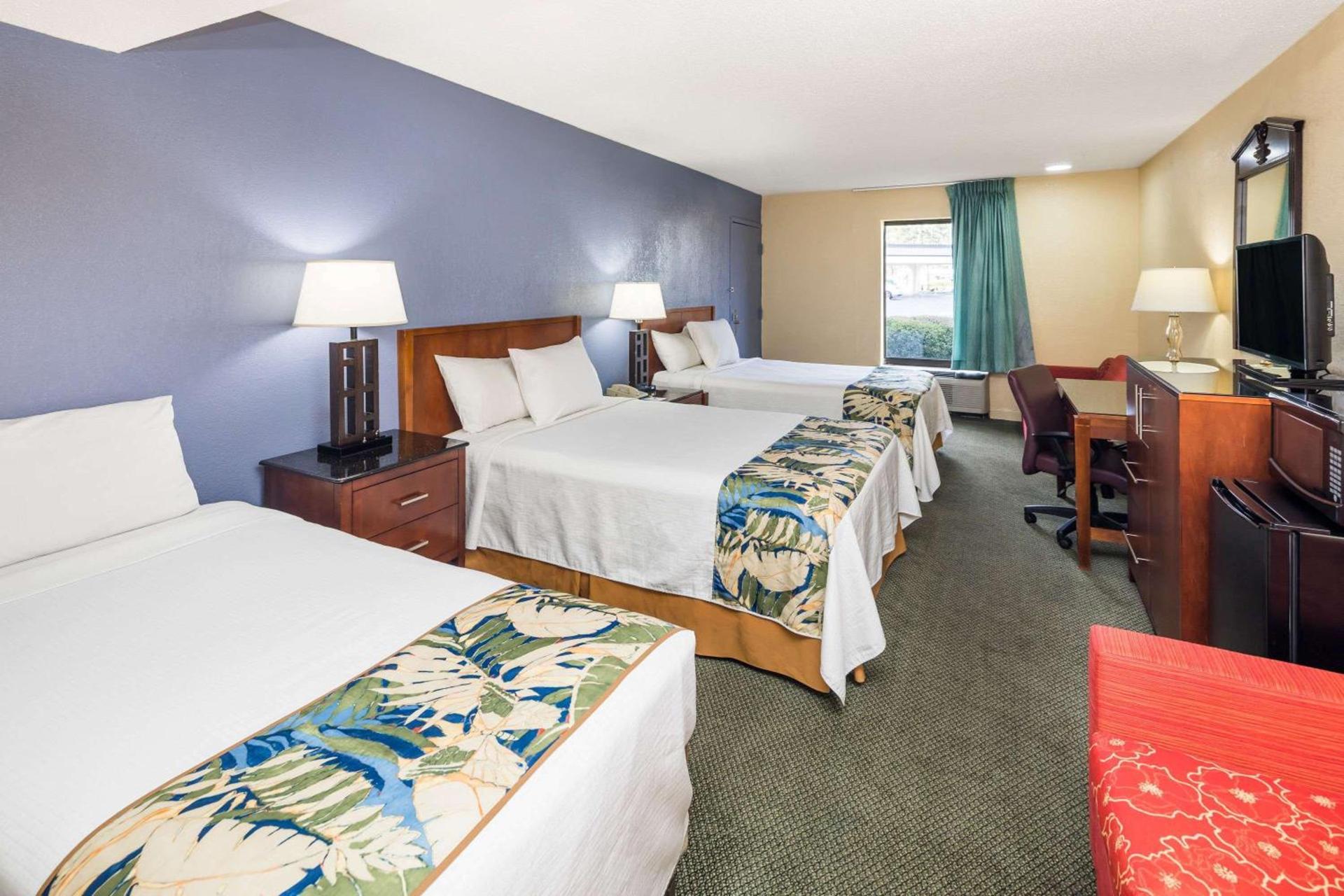 Days Inn by Wyndham Walterboro photo 10