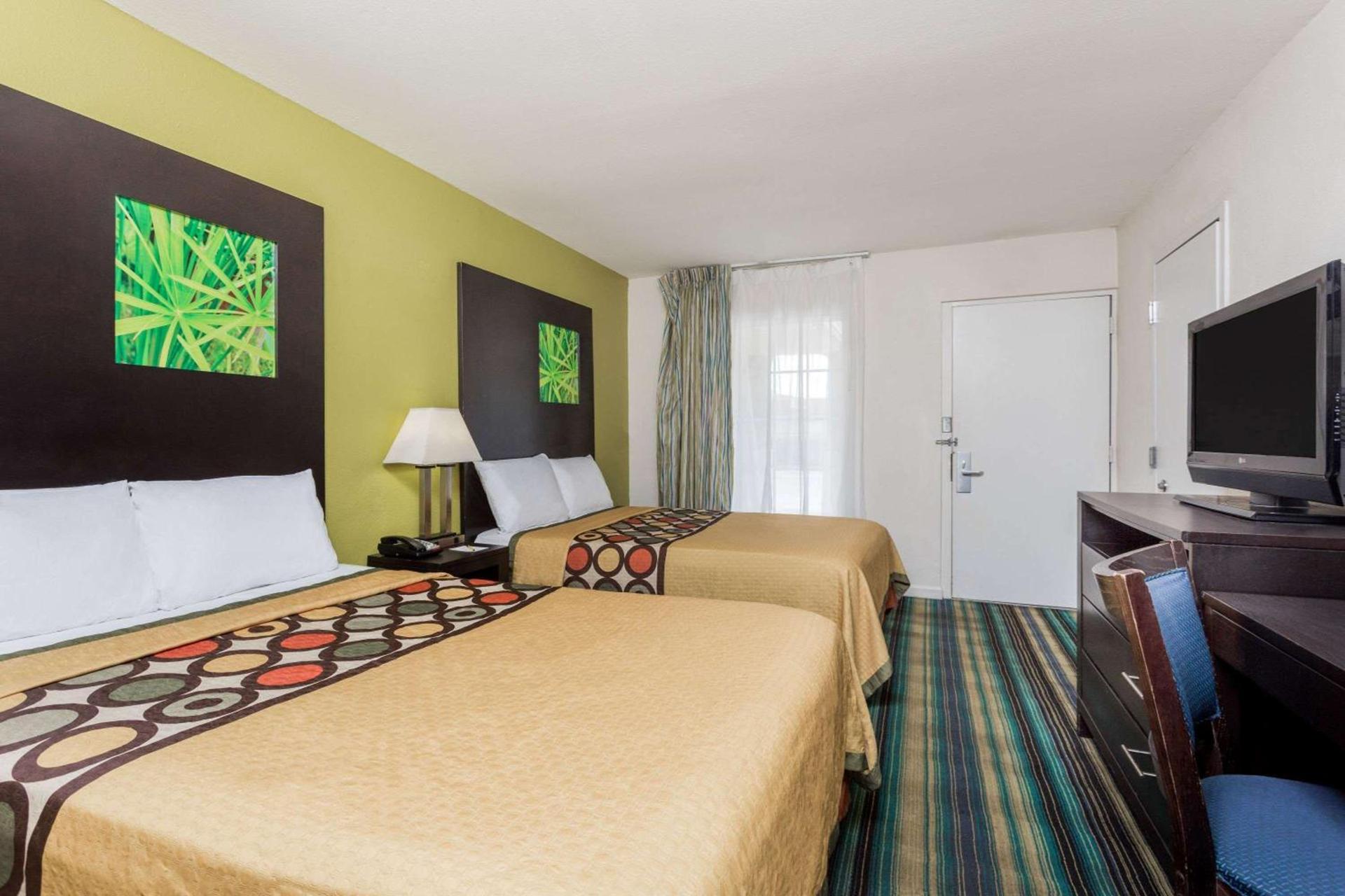 Super 8 by Wyndham Augusta photo 8