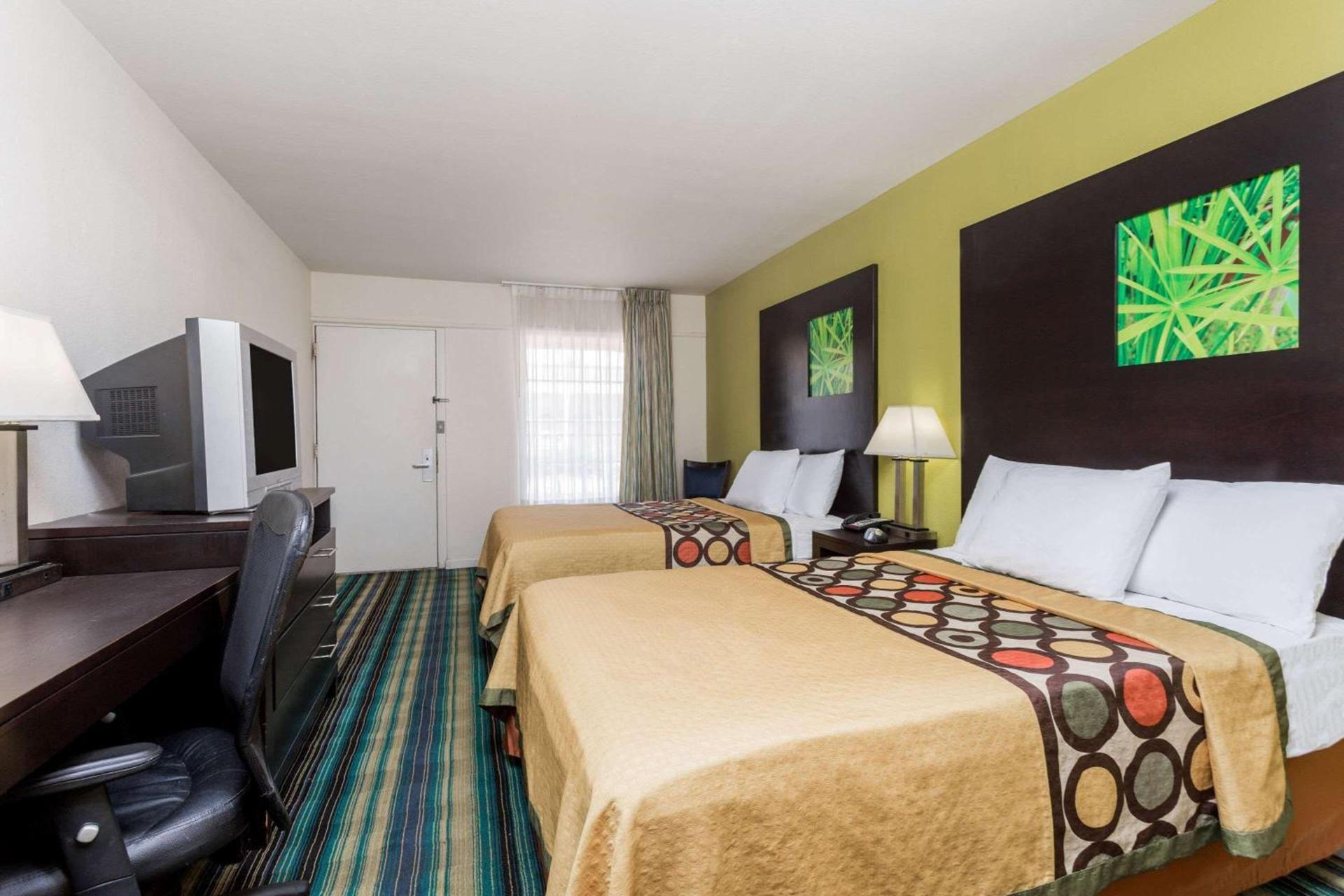 Super 8 by Wyndham Augusta photo 10