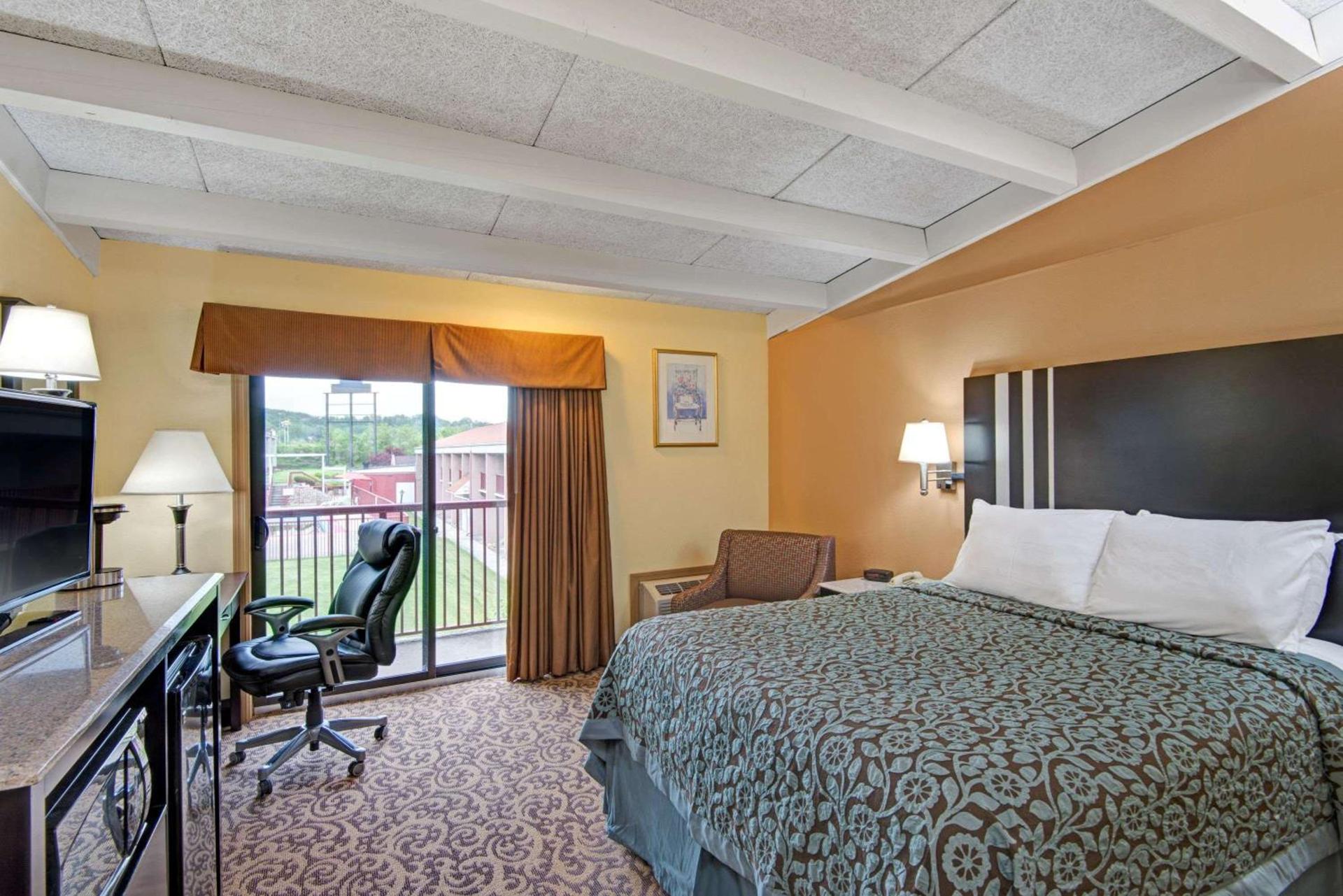 Days Inn by Wyndham Washington photo 5