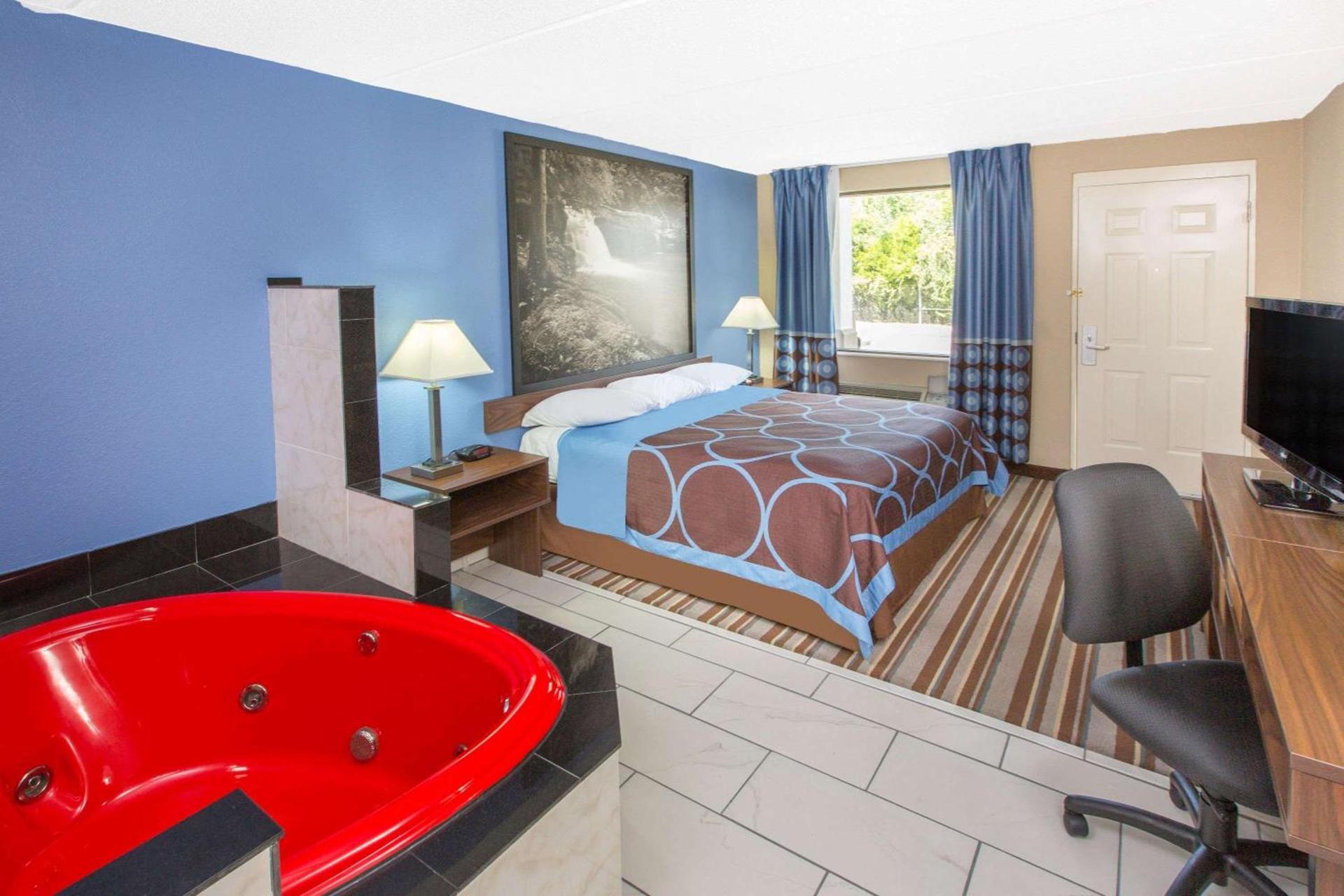 Super 8 by Wyndham Dothan photo 9