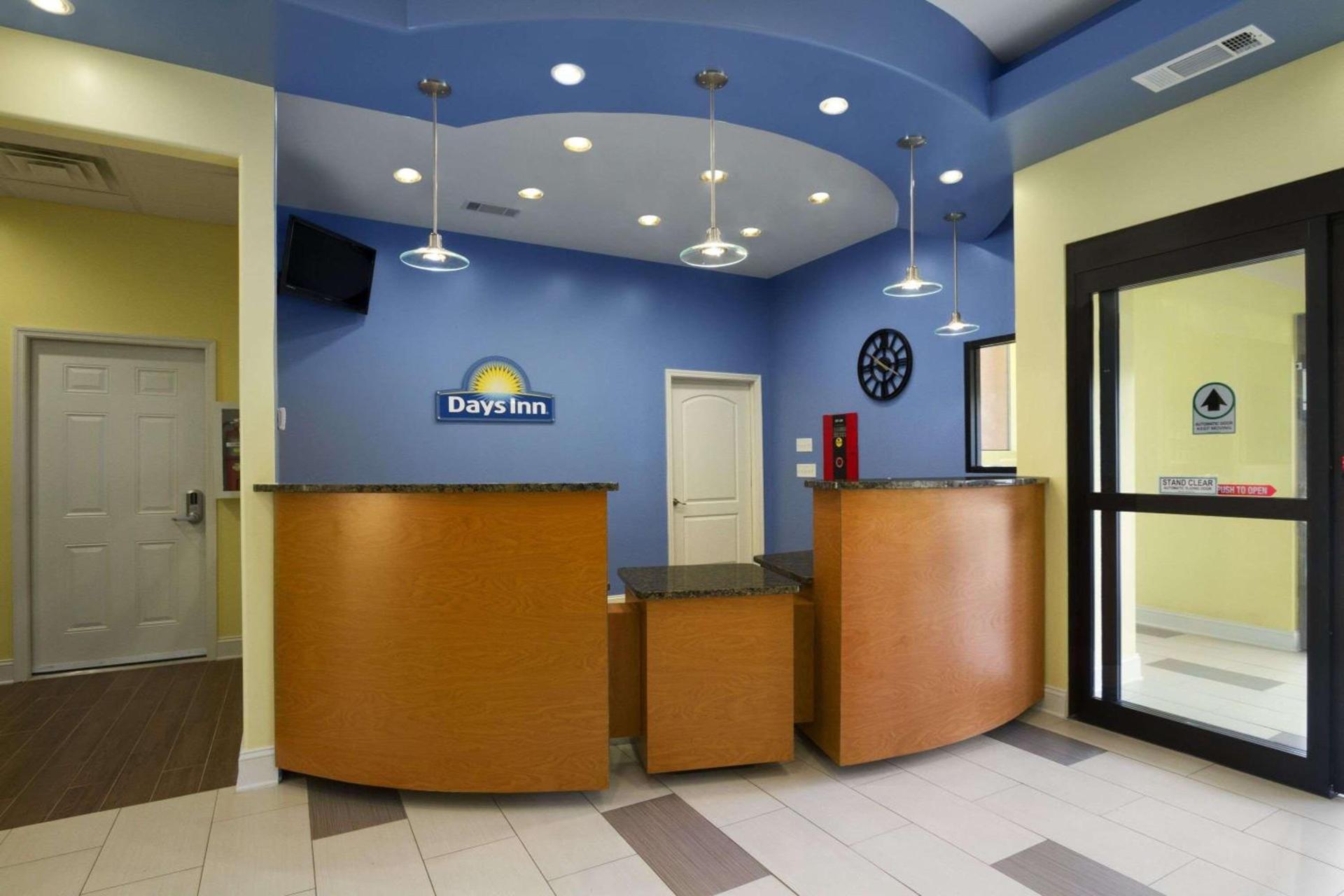 Days Inn by Wyndham Fultondale photo 4
