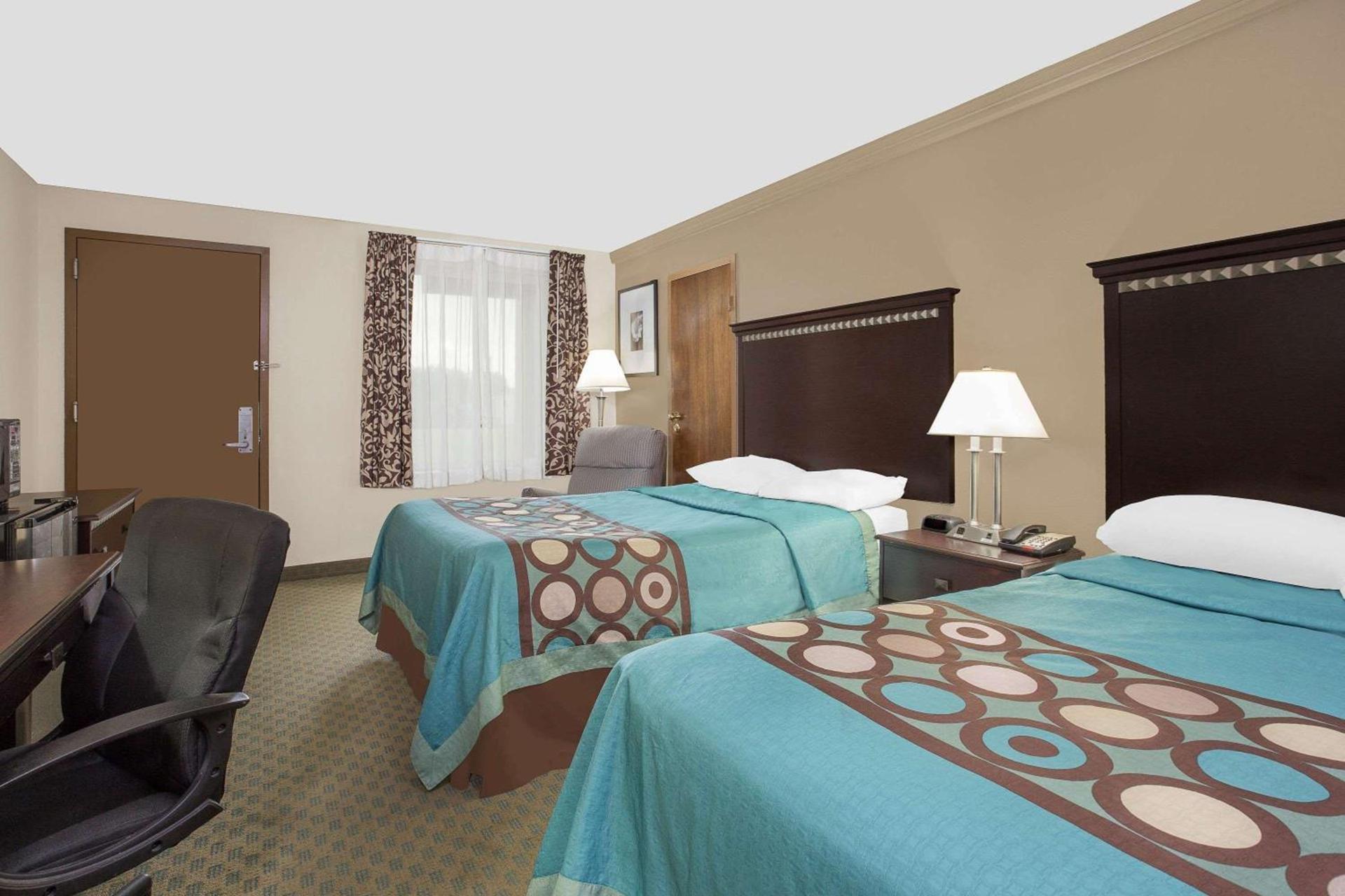 Super 8 by Wyndham Danville photo 9