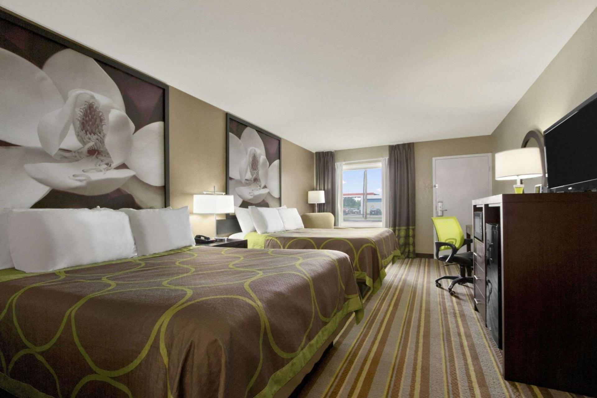 Super 8 by Wyndham Tupelo Airport photo 9