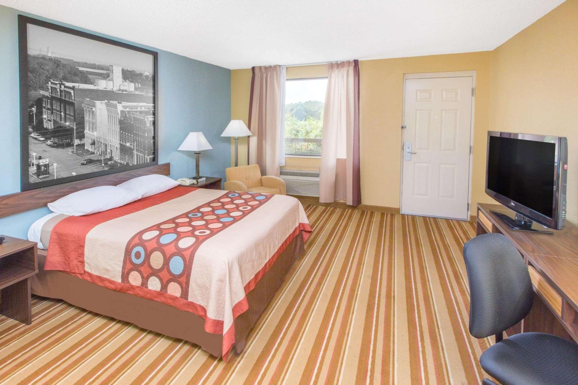 Super 8 by Wyndham Dothan photo 12