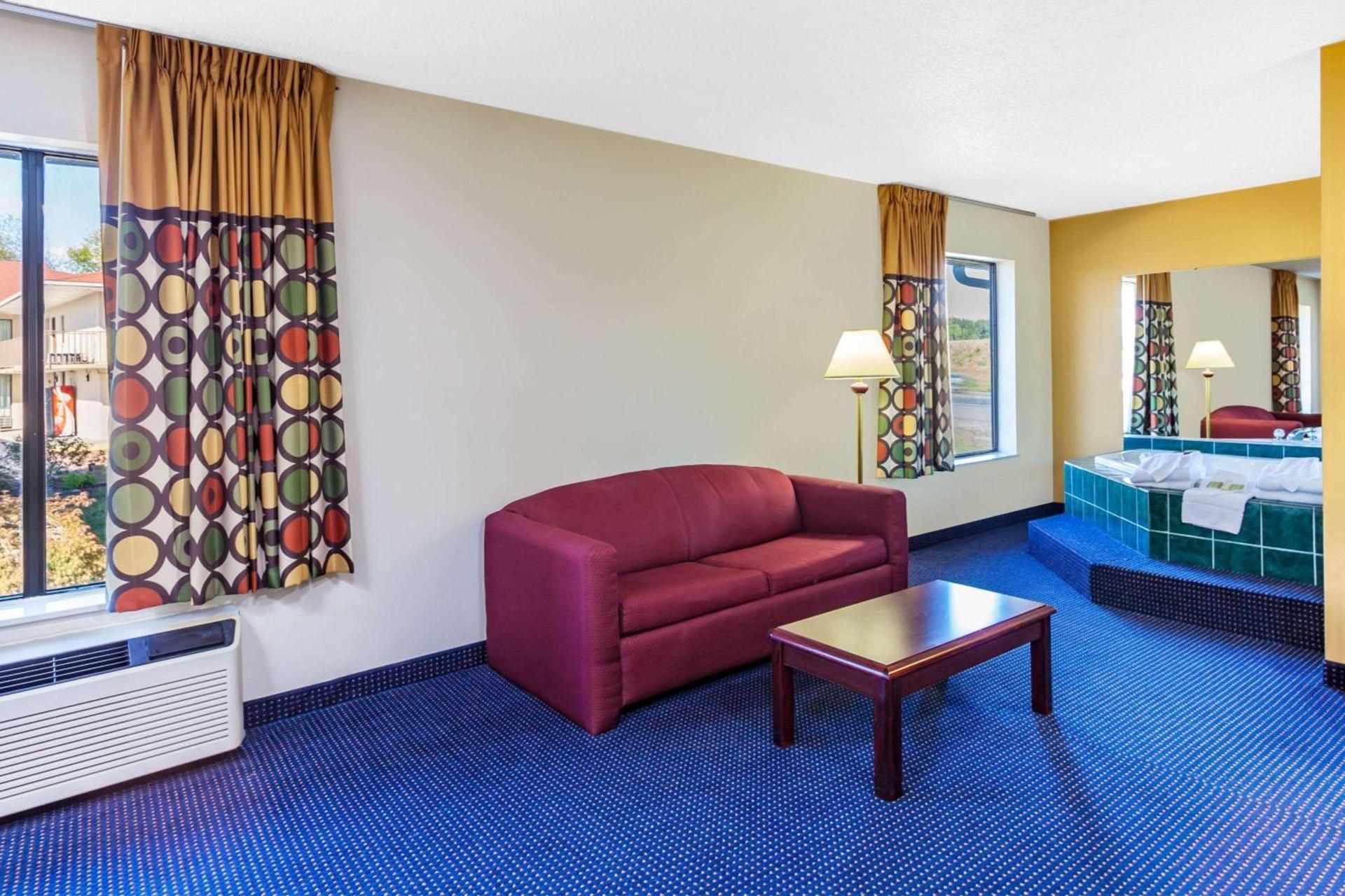 Super 8 by Wyndham Morristown/South photo 10