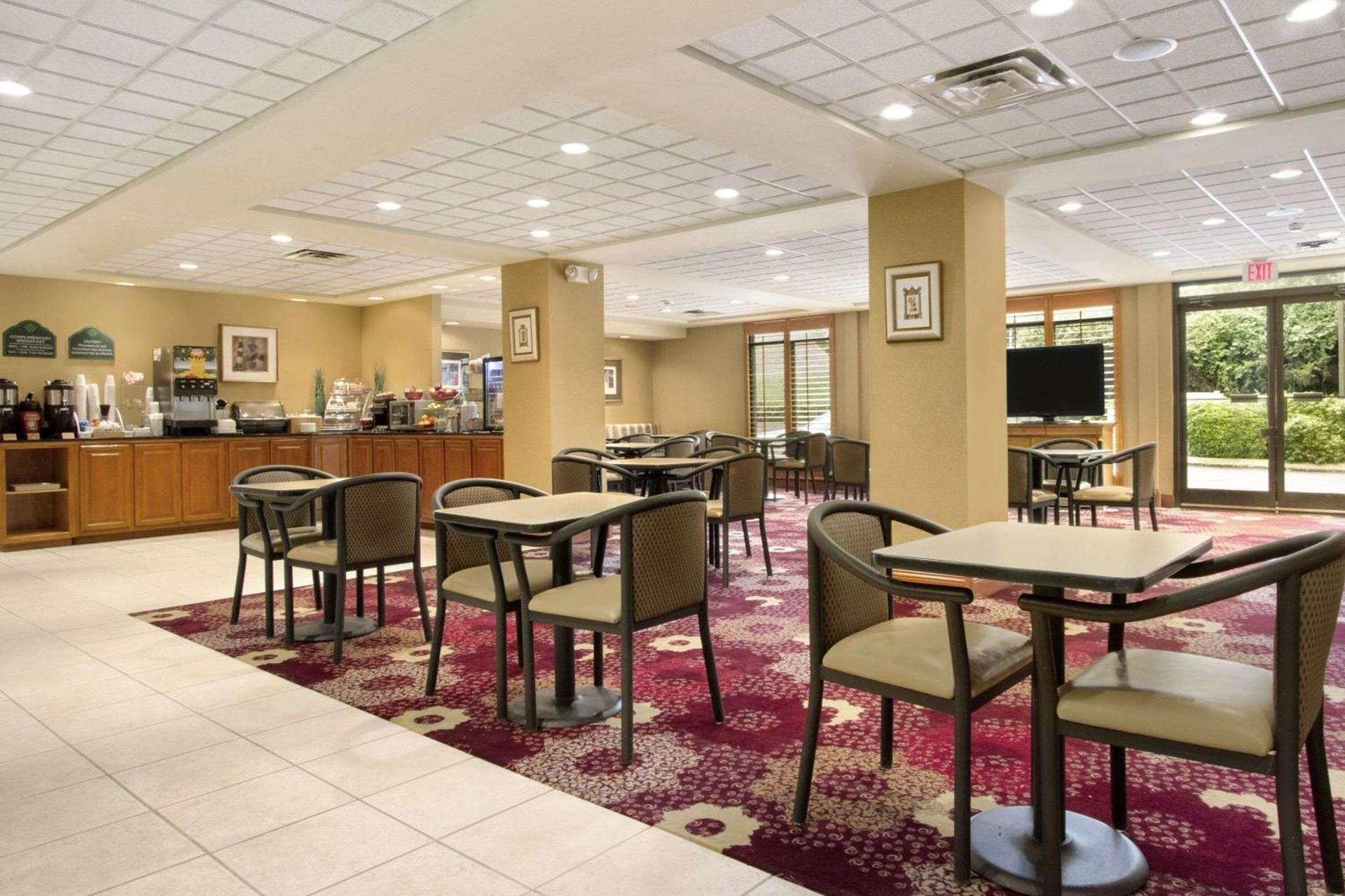 Wingate by Wyndham - Chattanooga photo 3
