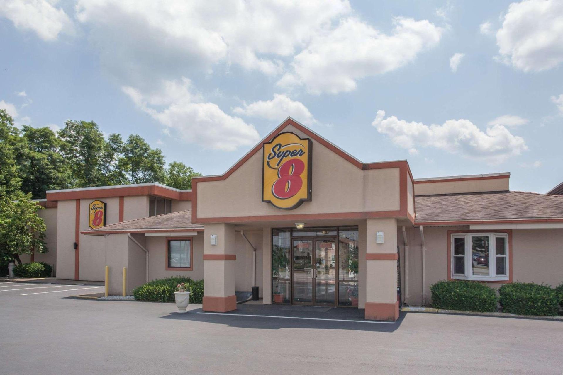 Super 8 by Wyndham Carlisle North — hotel in Carlisle