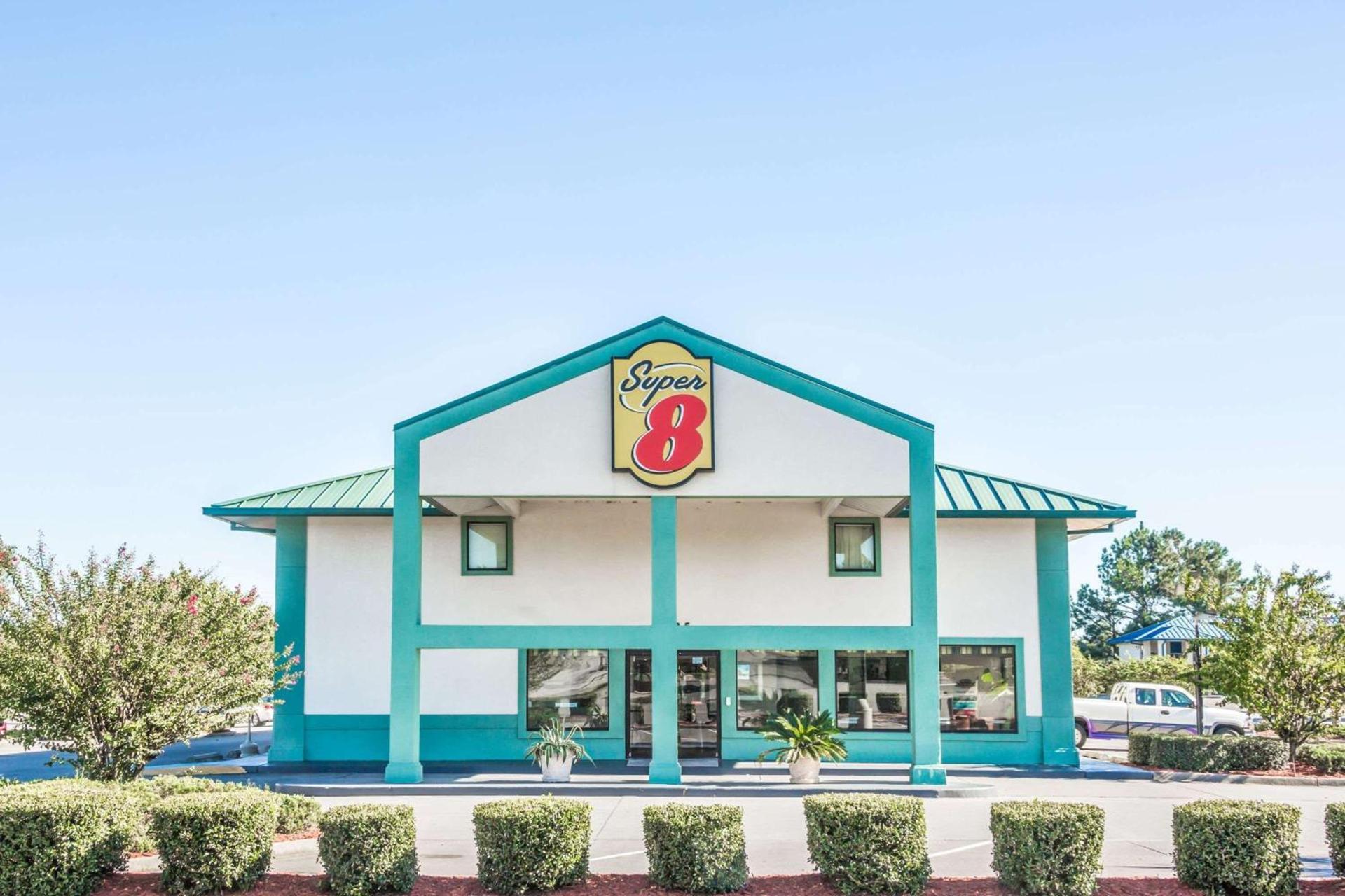 Super 8 by Wyndham Valdosta GA I-75 — hotel in Valdosta