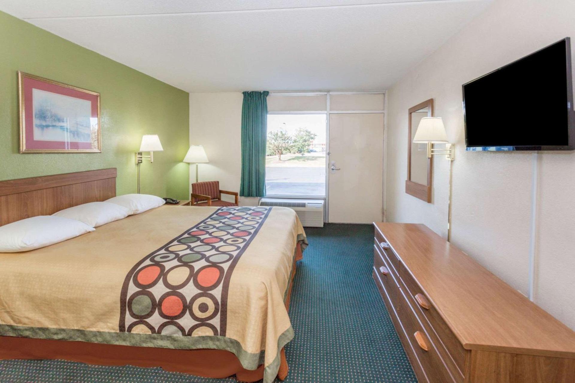 Super 8 by Wyndham Tifton photo 6