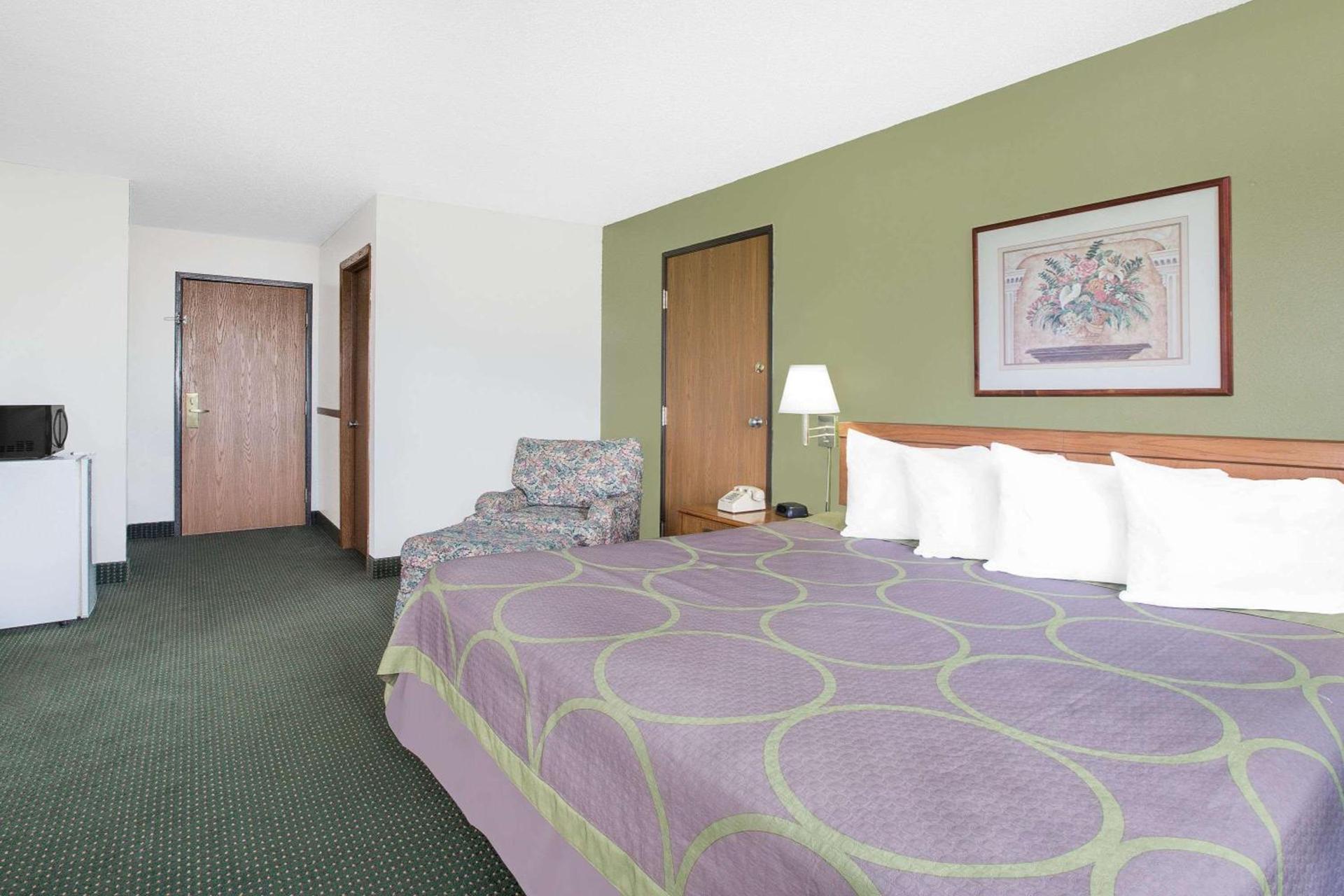 Super 8 by Wyndham Chillicothe photo 23