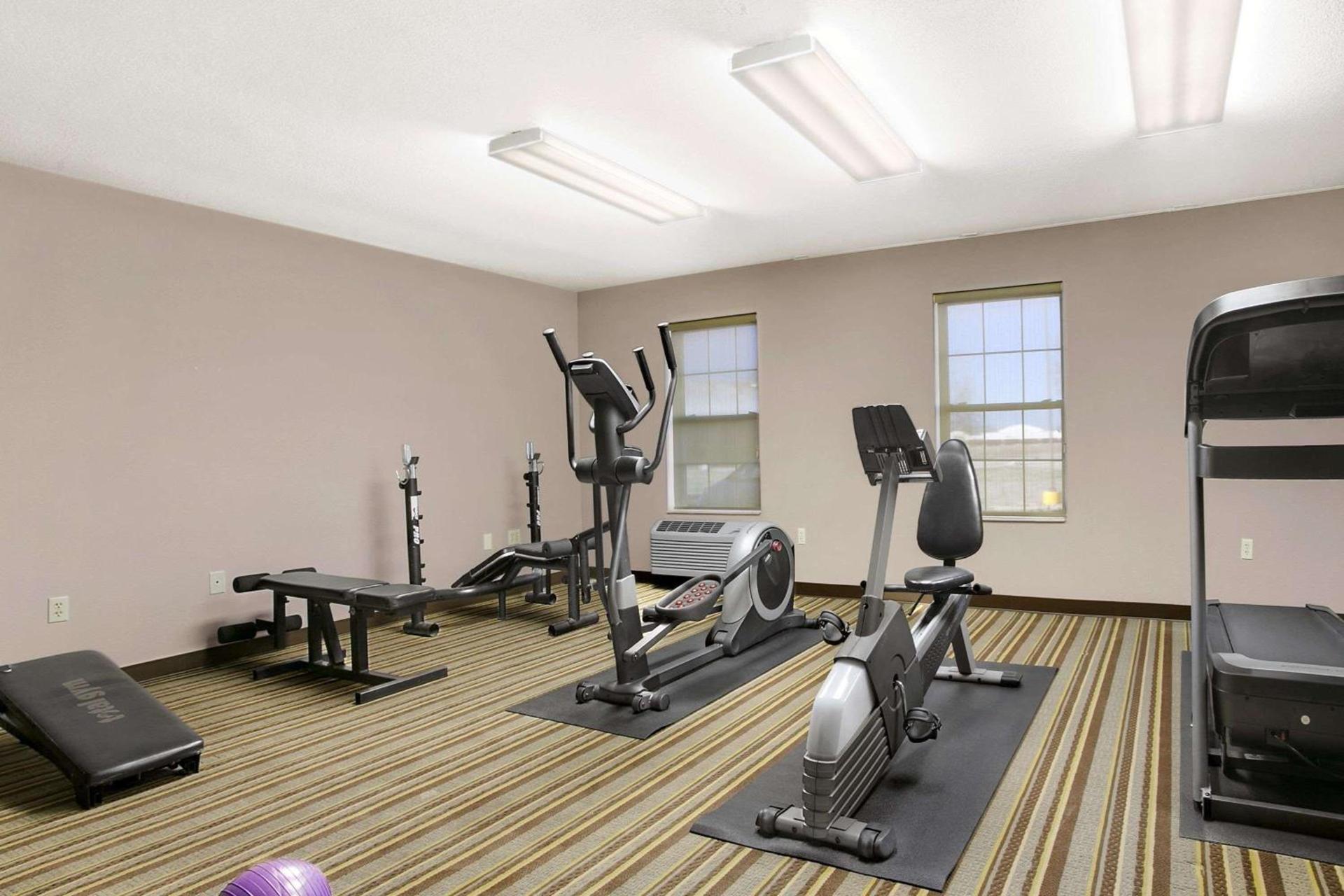 Super 8 by Wyndham Stafford/Springfield Area photo 6