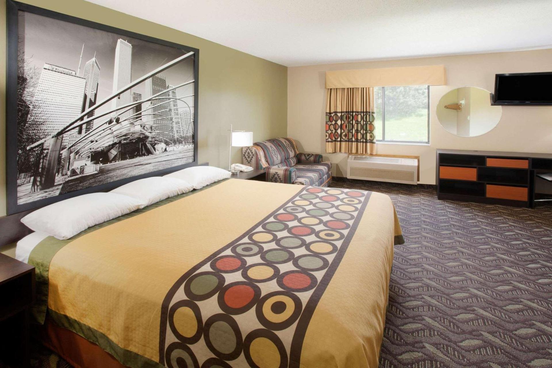 Super 8 by Wyndham Dwight photo 9