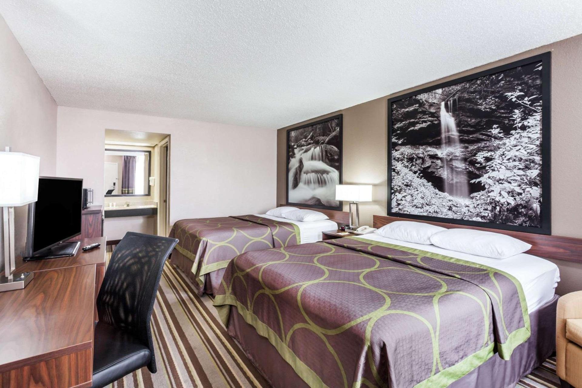 Super 8 by Wyndham Pigeon Forge-Emert St photo 6