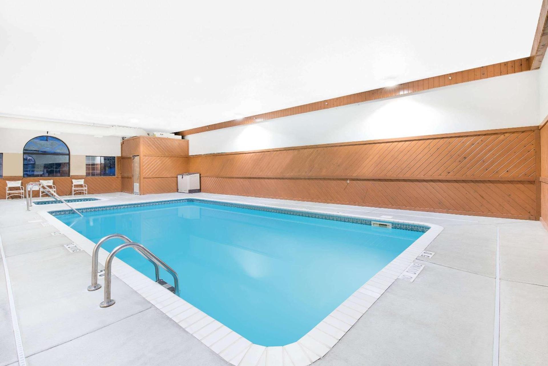 Wrangler Hotel Morris photo 6