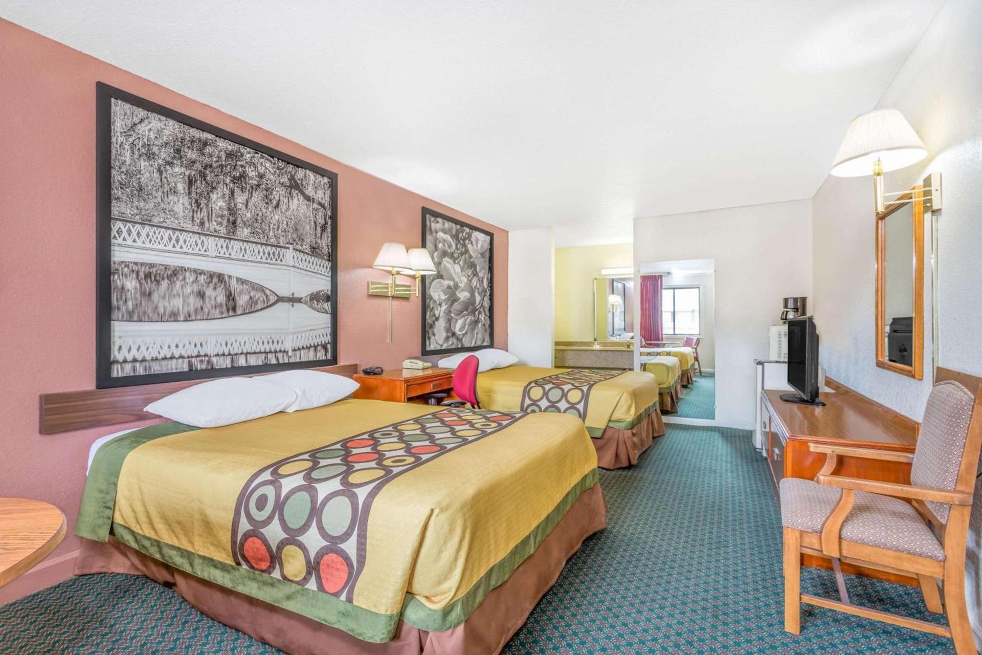Super 8 by Wyndham Santee/I-95 photo 11