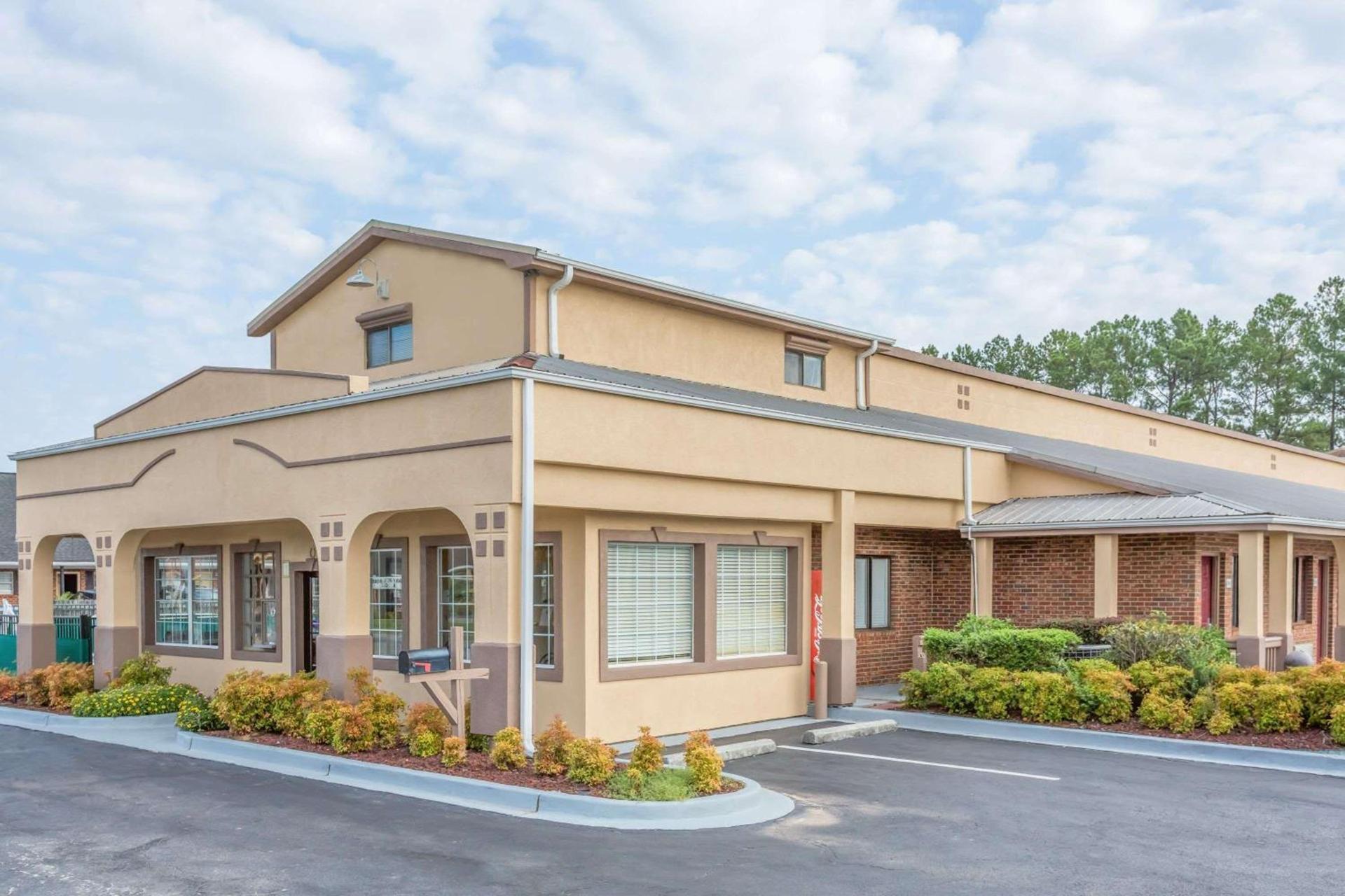 Super 8 by Wyndham Santee/I-95 photo 2