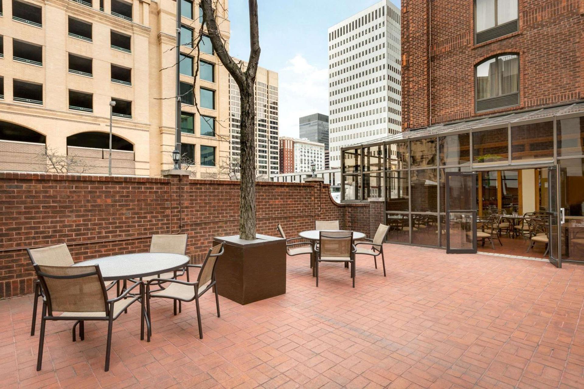 Days Inn by Wyndham Baltimore Inner Harbor photo 13