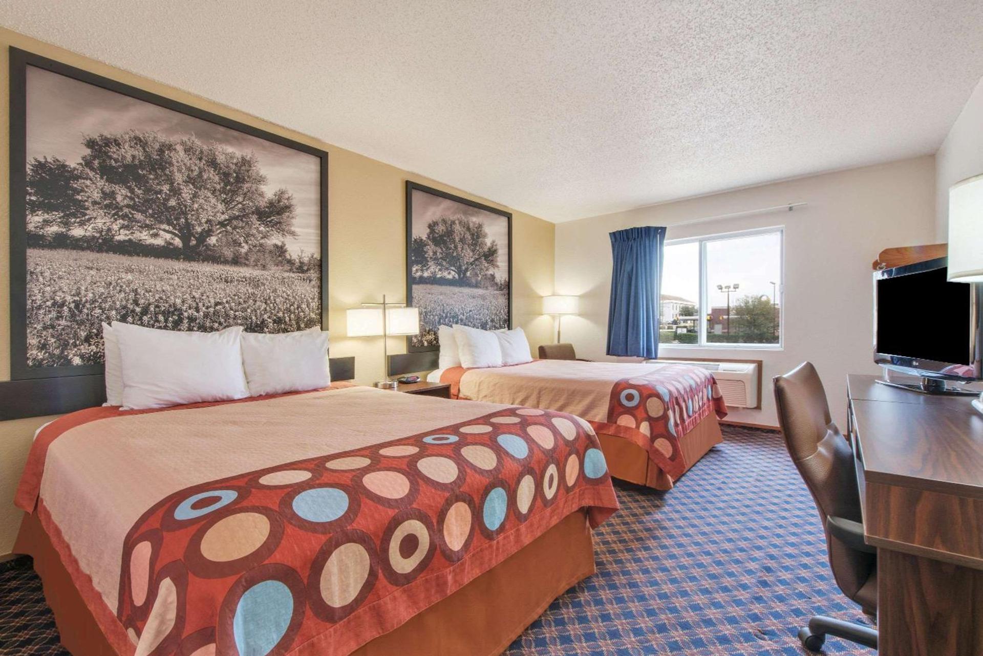 Super 8 by Wyndham College Station photo 10