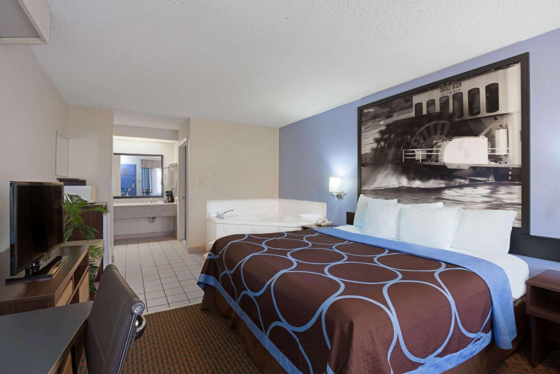 Super 8 by Wyndham Hammond photo 12