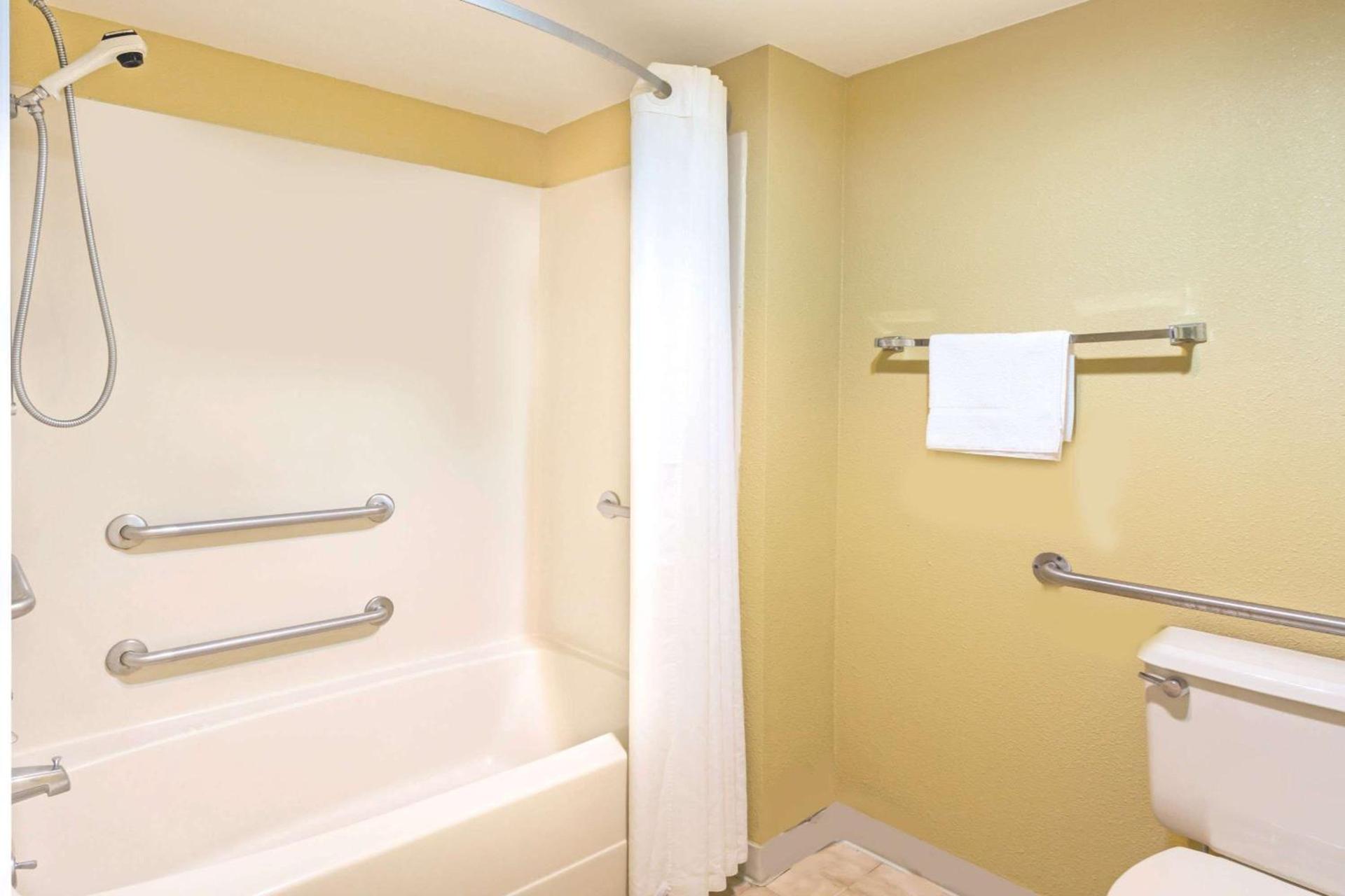 Super 8 by Wyndham Jessup/Baltimore Area photo 5